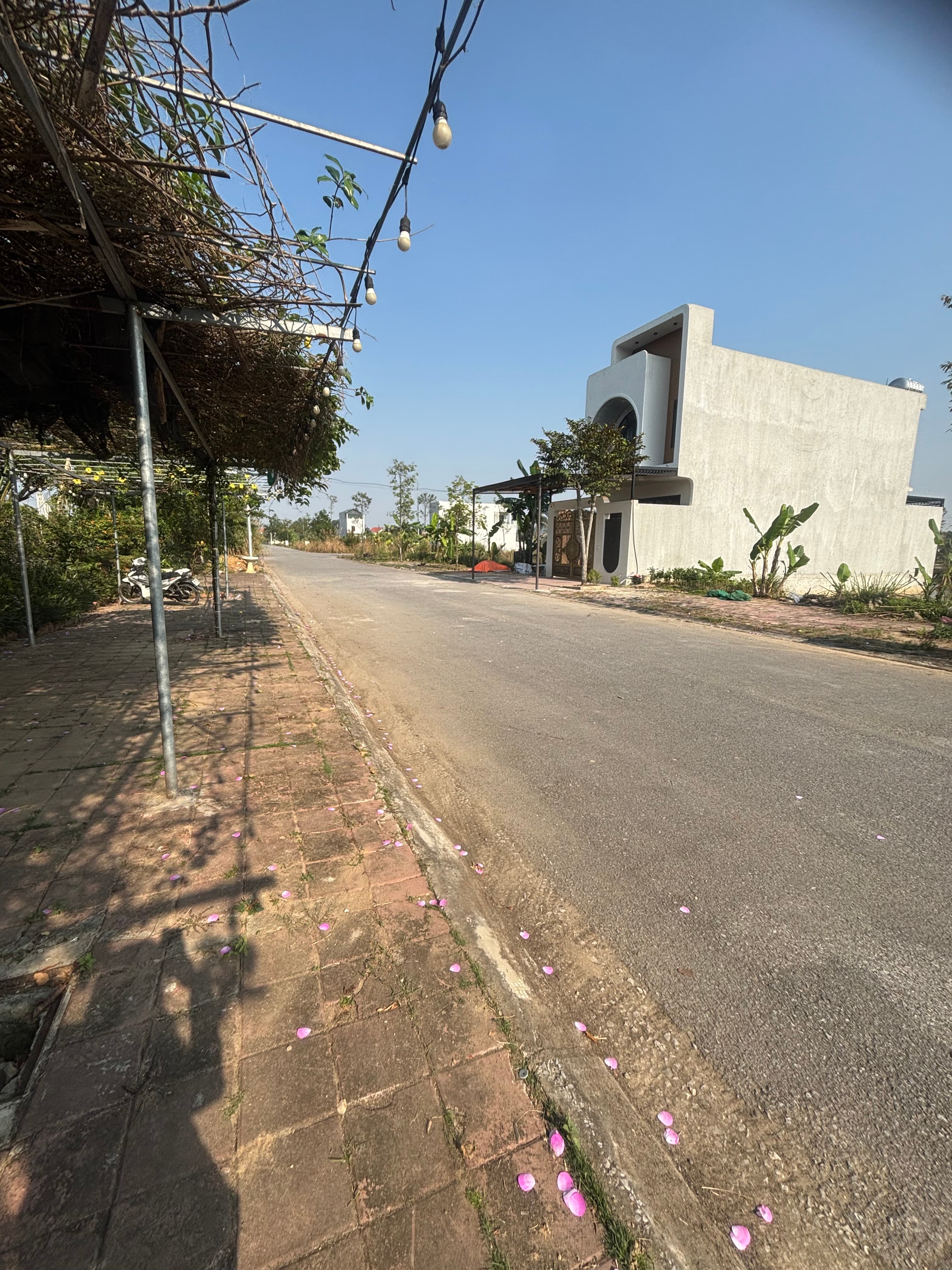 Nhà đất mặt phố Đông Sơn, Thanh Hóa - 176.6m² giá 2.35 tỷ