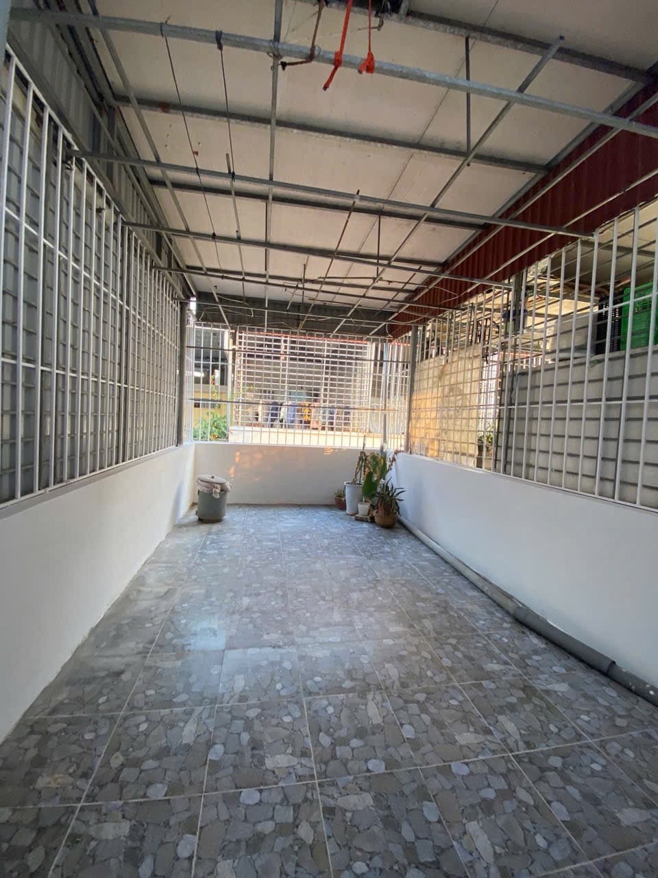 Nhà đất mặt phố, Long Biên, Hà Nội - 33m² giá 8.4 tỷ