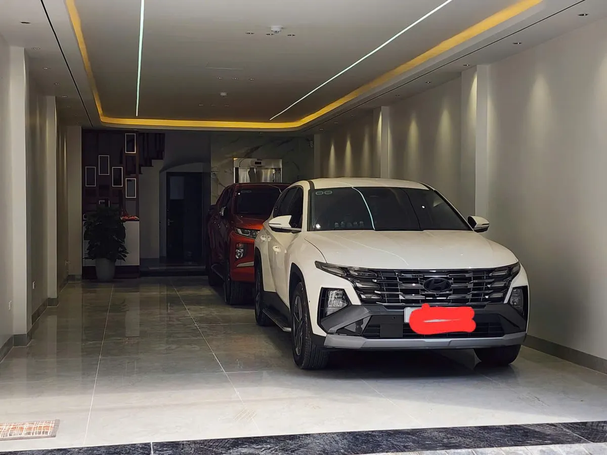 Nhà đất mặt phố, Long Biên, Hà Nội - 34m² giá 11.599 tỷ
