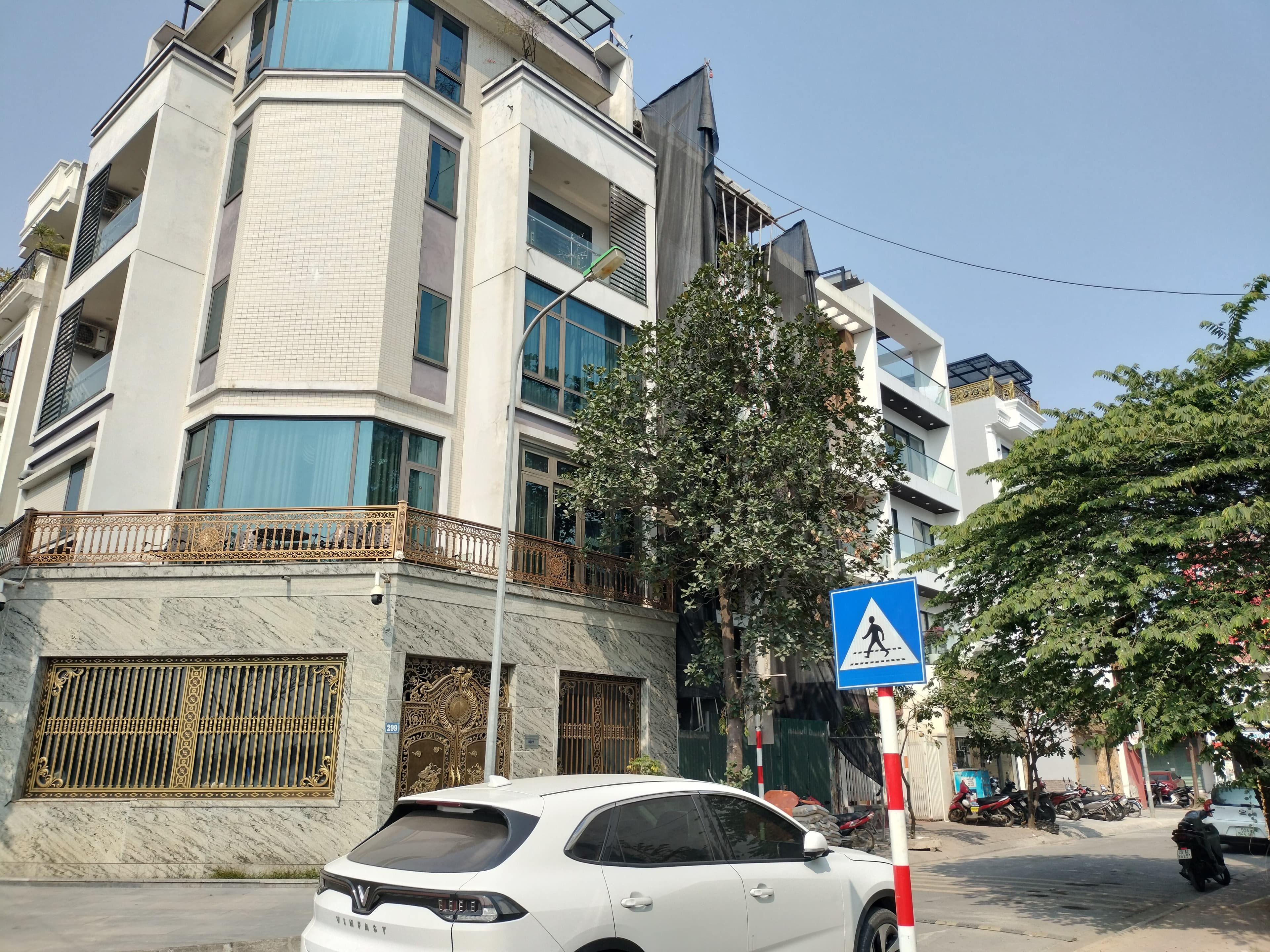 Nhà đất mặt phố, Long Biên, Hà Nội - 90m² giá 31 tỷ