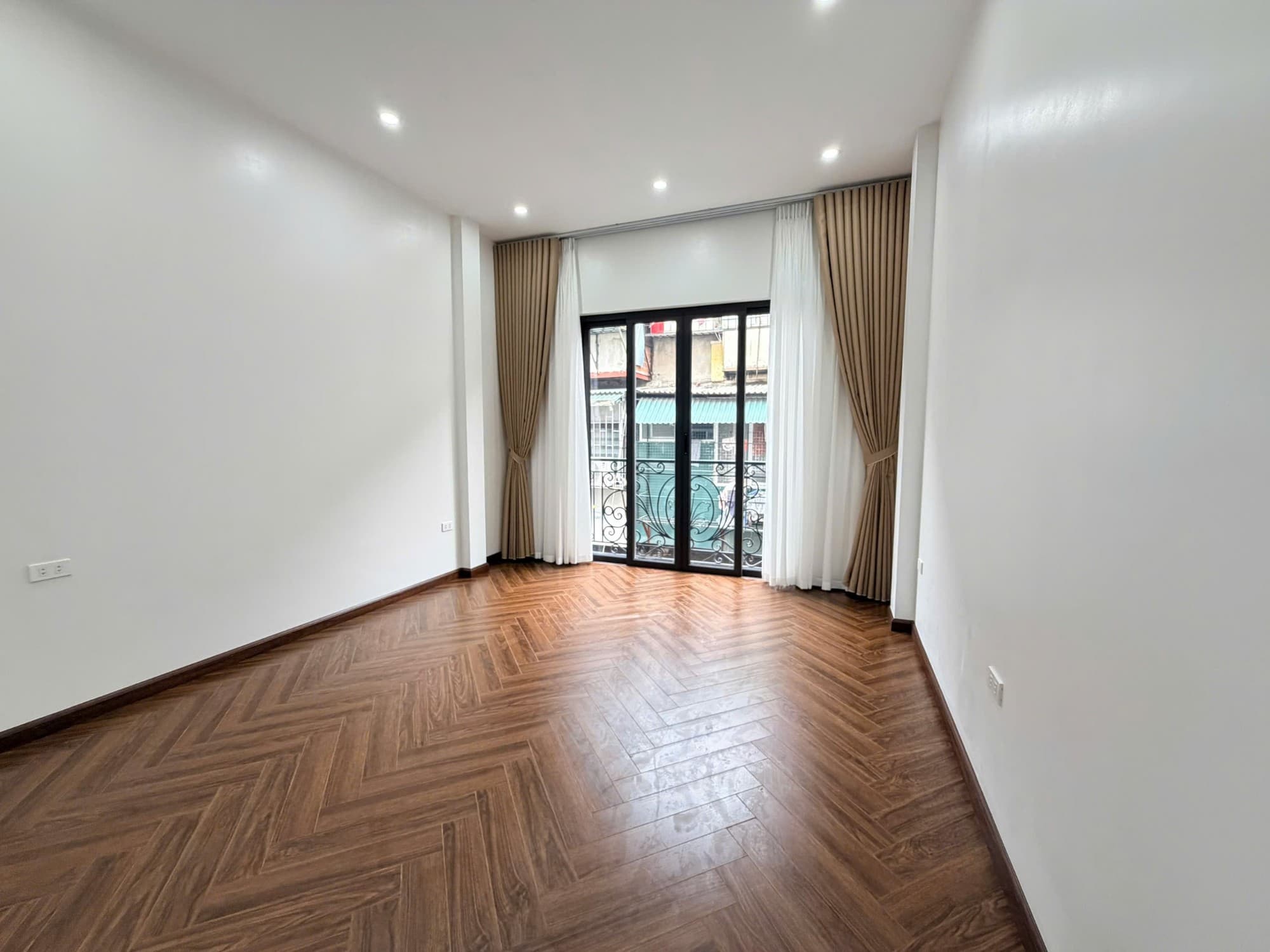 Nhà đất mặt phố, Cầu Giấy, Hà Nội - 53m² giá 25.5 tỷ