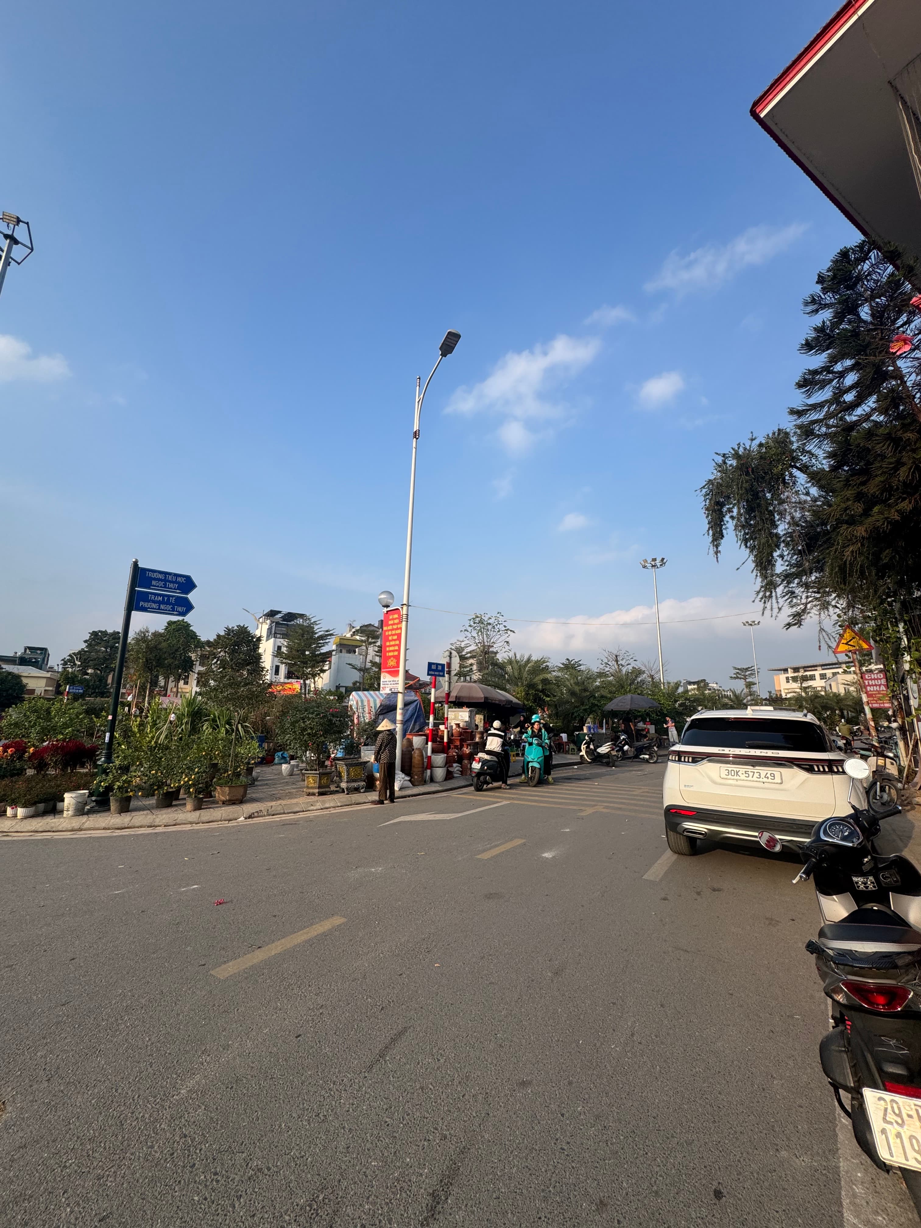 Nhà đất mặt phố, Long Biên, Hà Nội - 97m² giá 18.2 tỷ