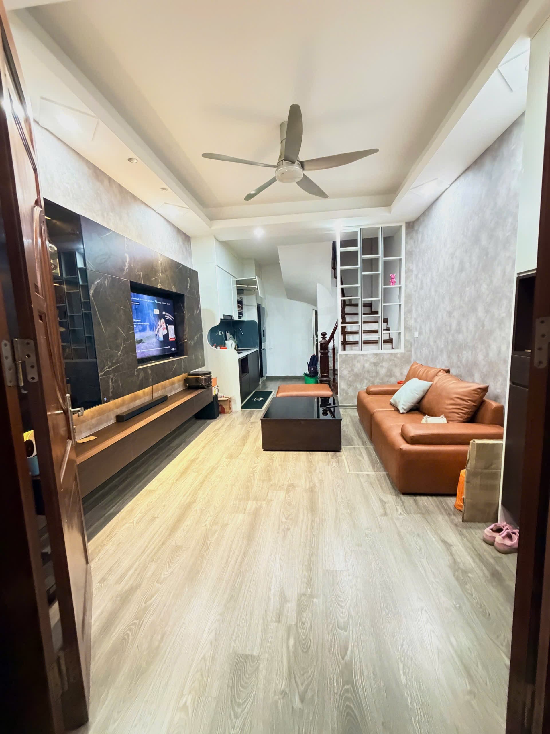 Nhà đất mặt phố, Cầu Giấy, Hà Nội - 30m² giá 9.5 tỷ