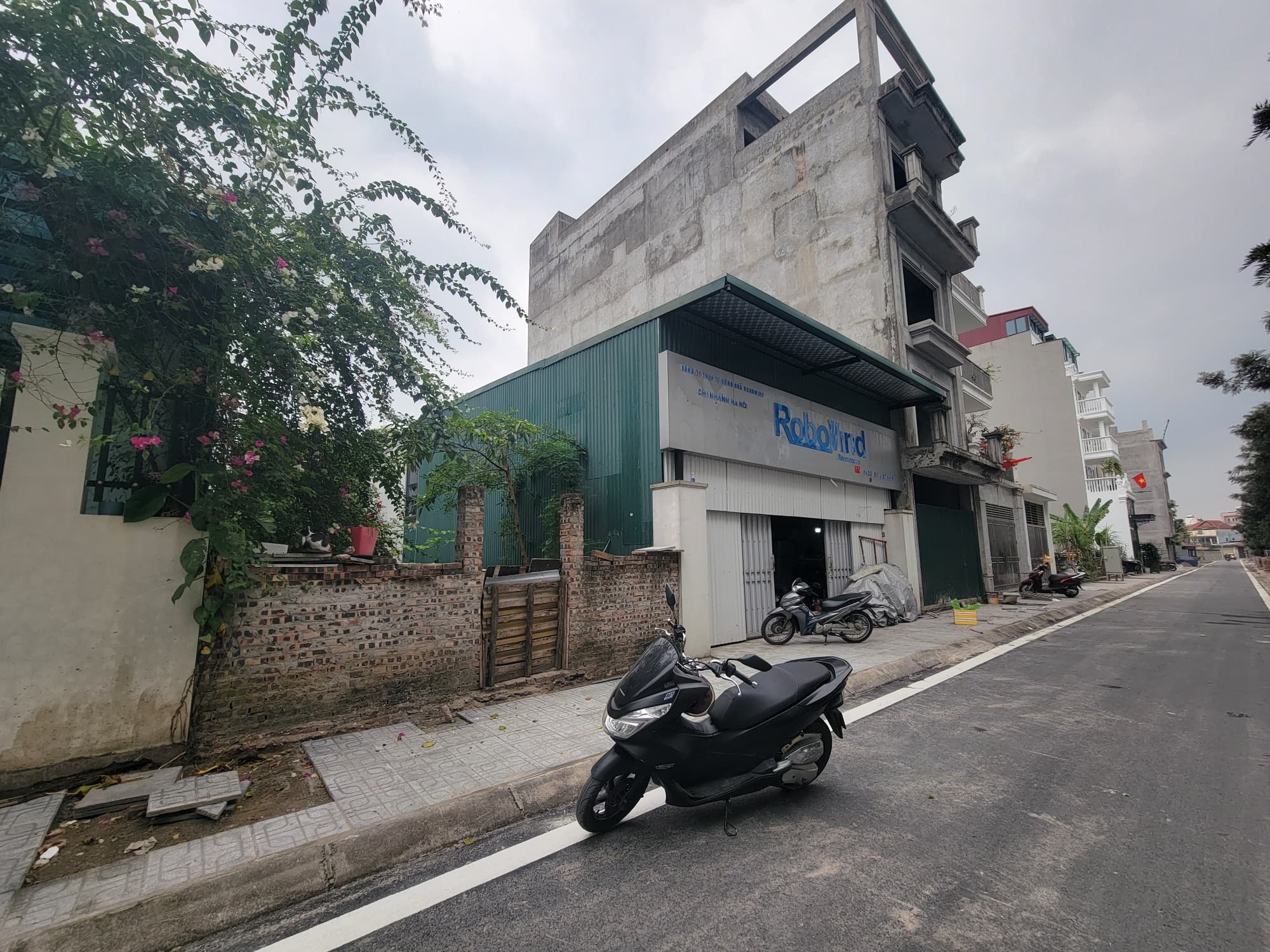 Nhà đất mặt phố, Long Biên, Hà Nội - 90m² giá 24.3 tỷ