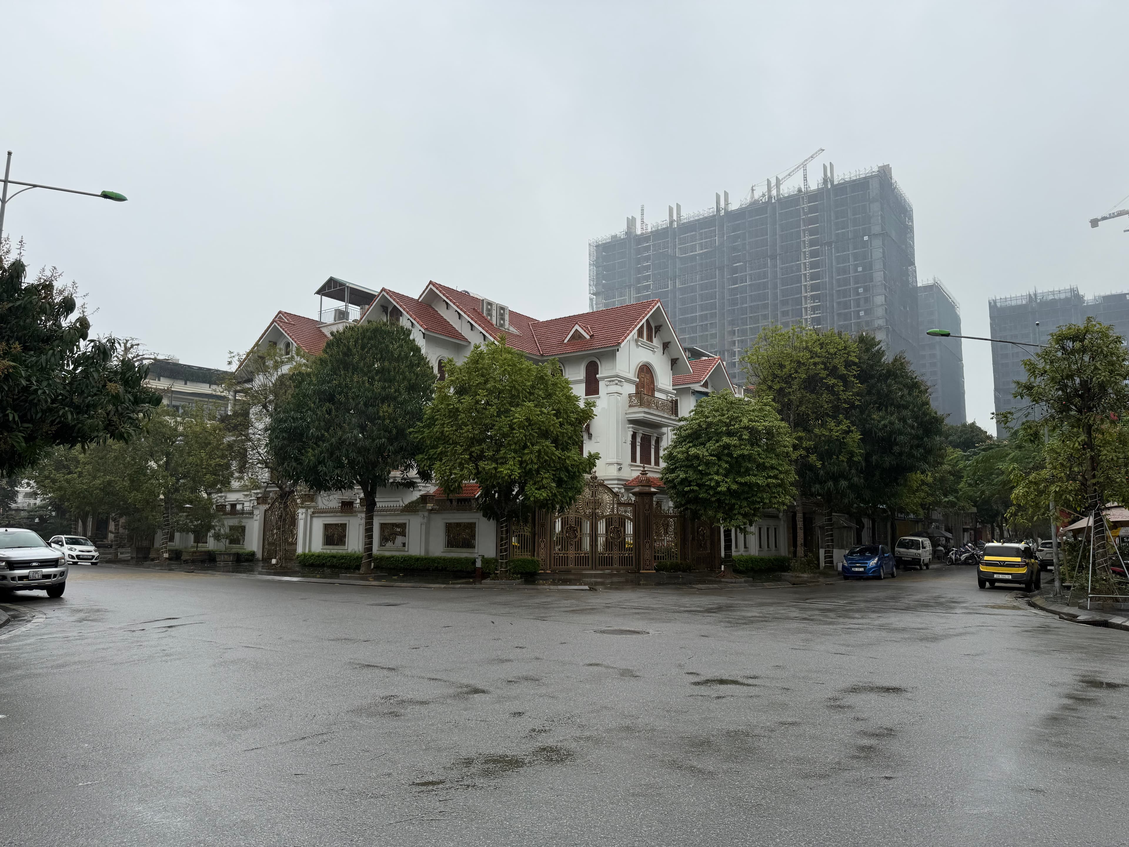 Nhà đất Tây Nam Hồ, - Linh Đàm - 280m² giá 129 tỷ