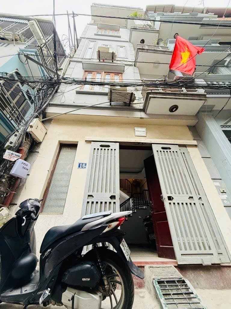 Nhà đất mặt phố, Cầu Giấy, Hà Nội - 44m² giá 15.3 tỷ