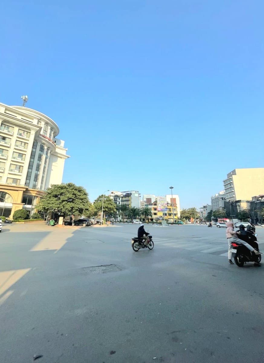 Nhà đất mặt phố, Tây Hồ, Hà Nội - 133m² giá 130 tỷ