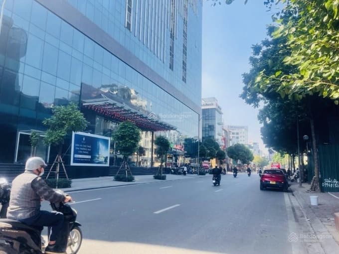 Nhà đất mặt phố, Ba Đình, Hà Nội - 233m² giá 370 tỷ