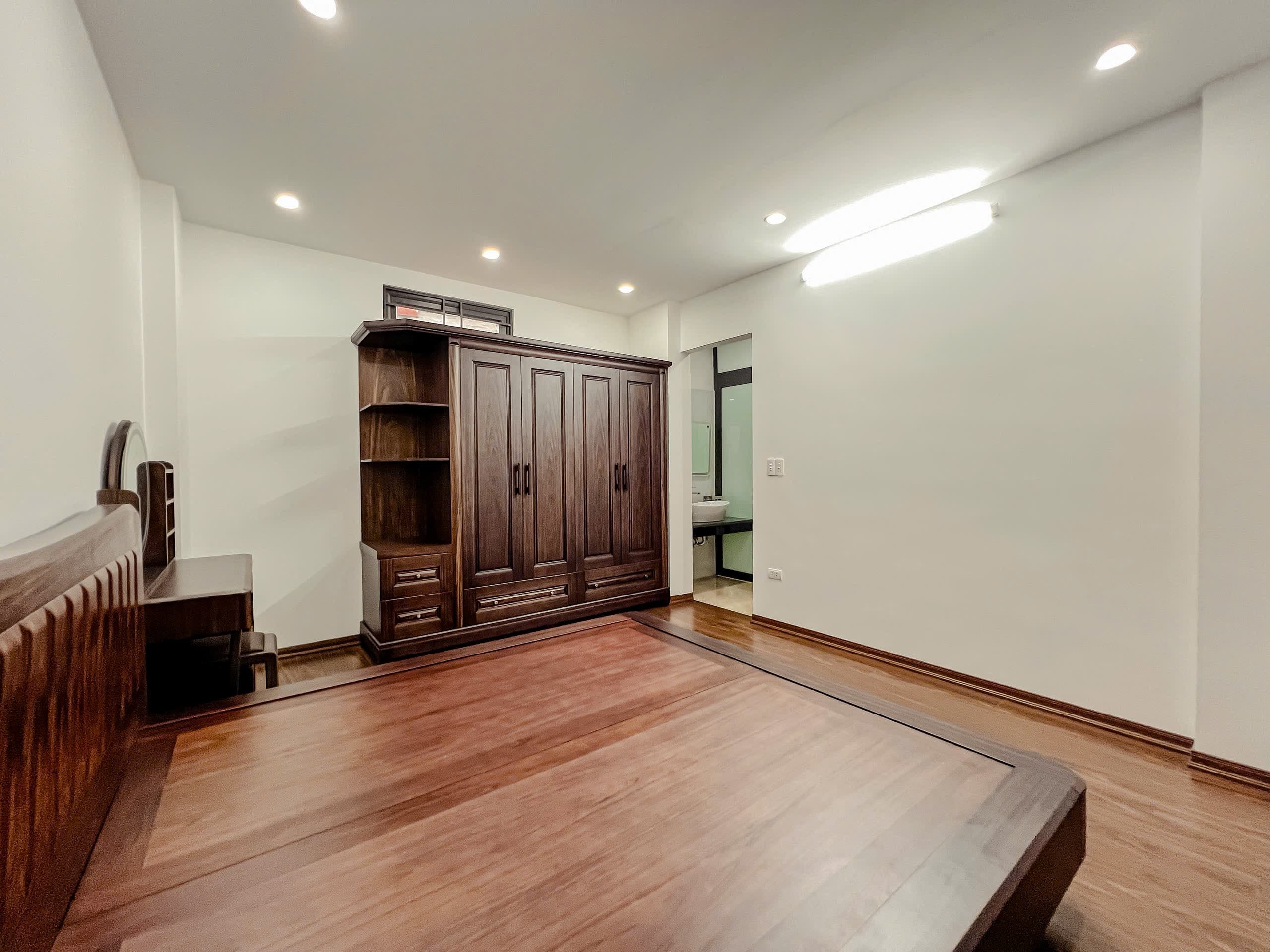 Nhà đất mặt phố, Đống Đa, Hà Nội - 32m² giá 10.8 tỷ
