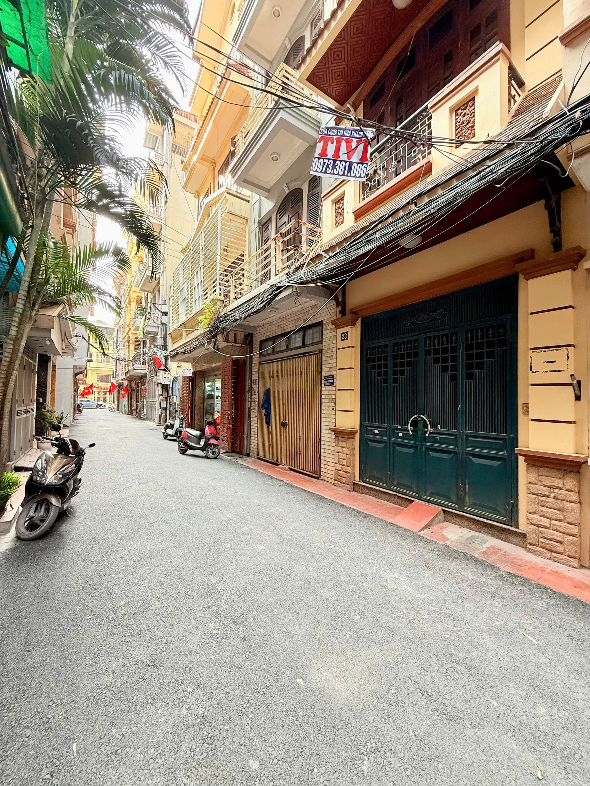 Nhà đất mặt phố, Cầu Giấy, Hà Nội - 47m² giá 22 tỷ