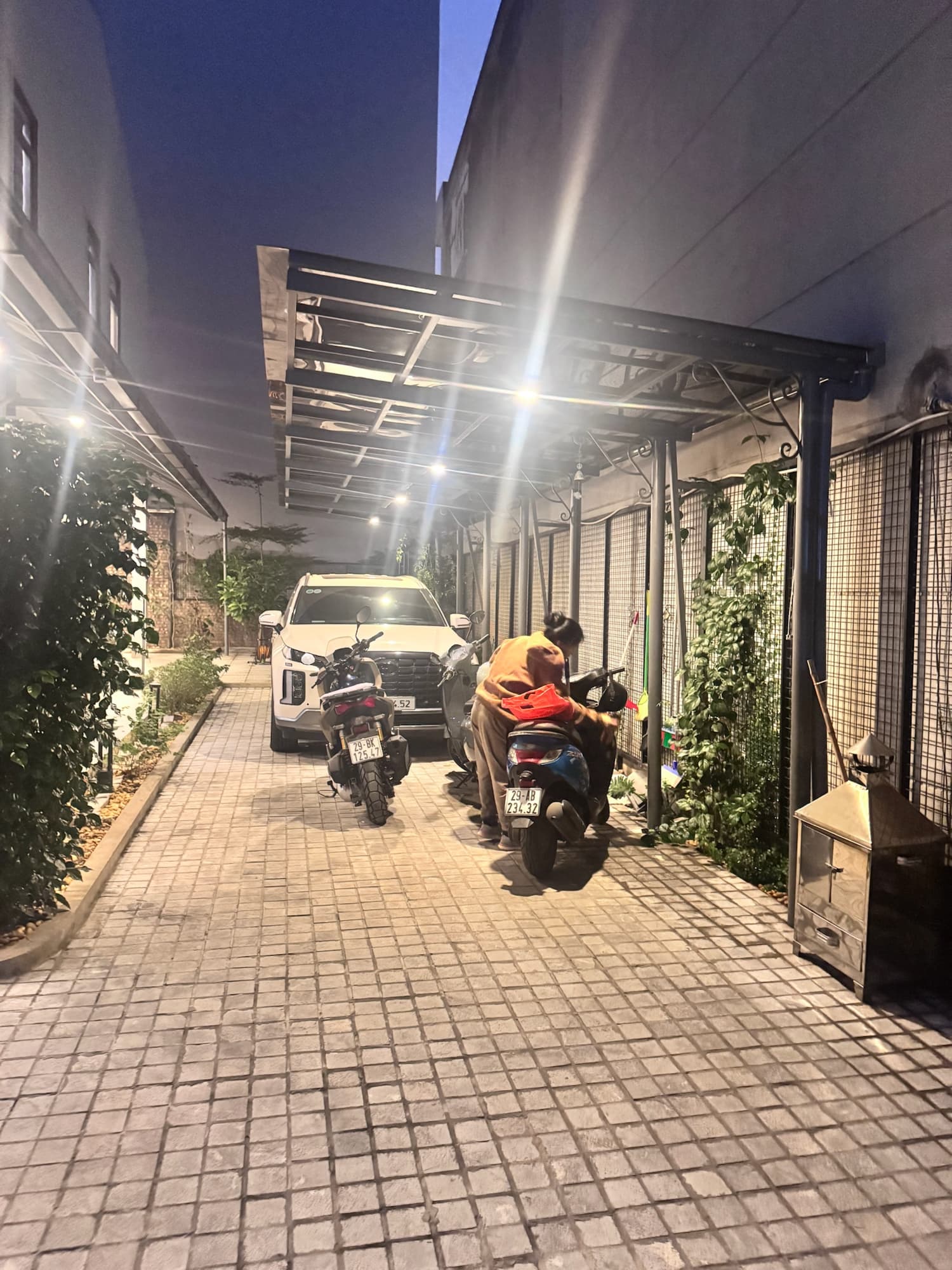 Nhà đất mặt phố, Long Biên, Hà Nội - 128m² giá 33 tỷ