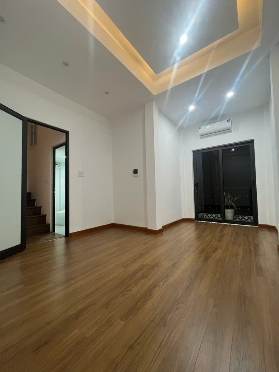 Nhà đất mặt phố, Hoàng Mai, Hà Nội - 36m² giá 7.8 tỷ