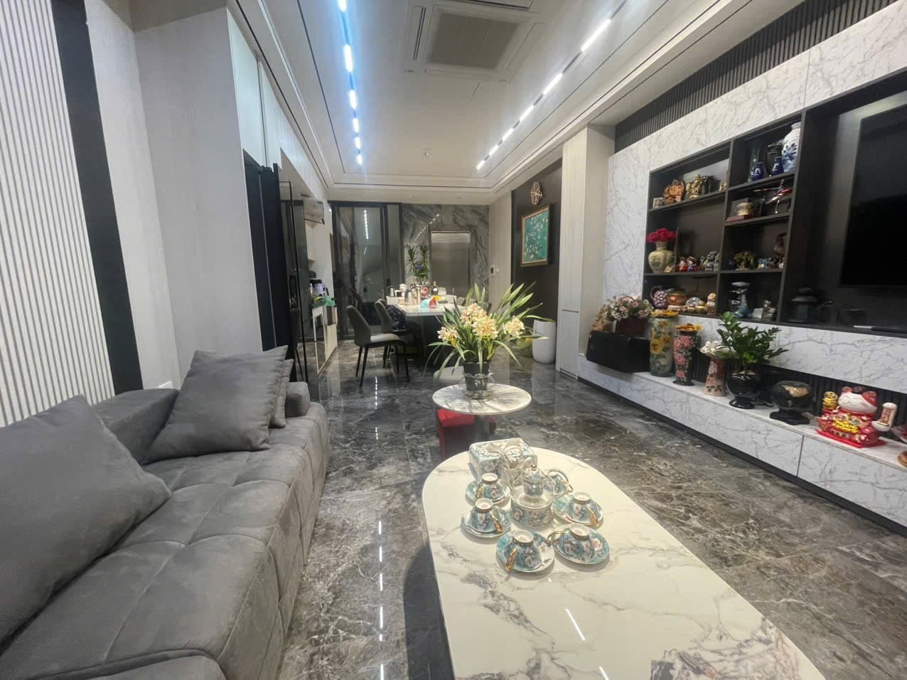 Nhà đất mặt phố, Long Biên, Hà Nội - 40m² giá 18.5 tỷ