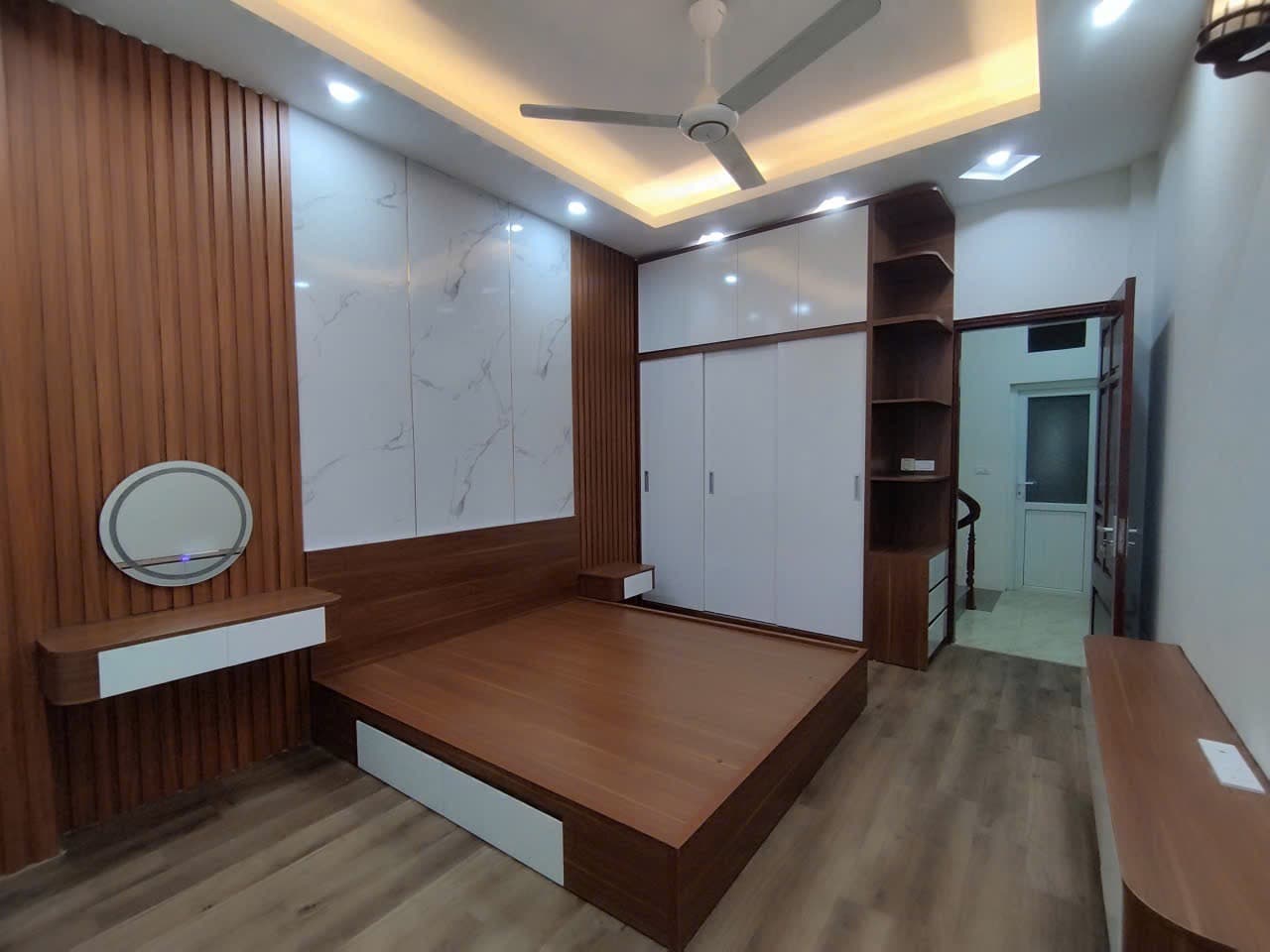 Nhà đất mặt phố, Hoàng Mai, Hà Nội - 33m² giá 7.98 tỷ