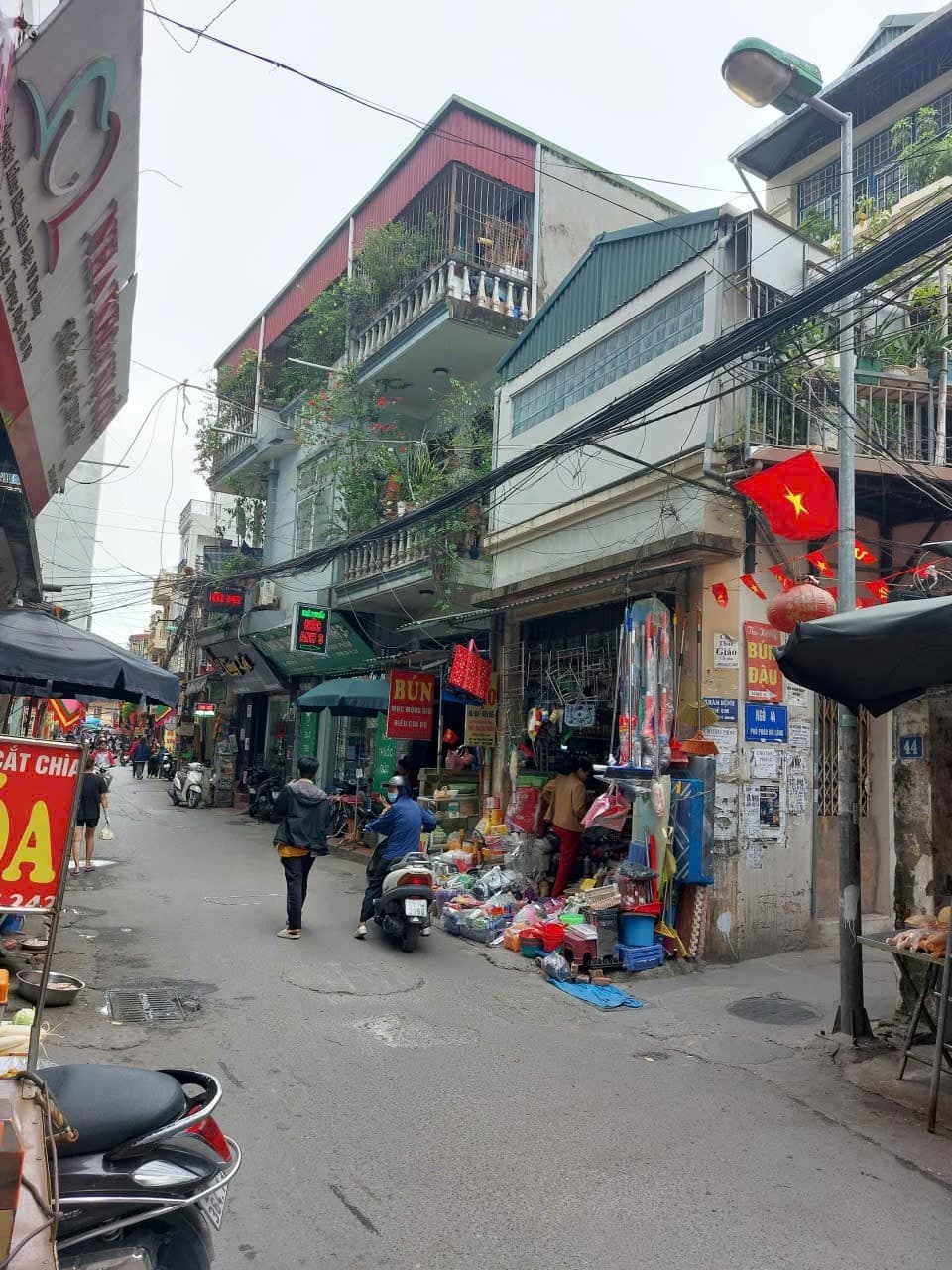 Nhà đất mặt phố, Đống Đa, Hà Nội - 96m² giá 31 tỷ