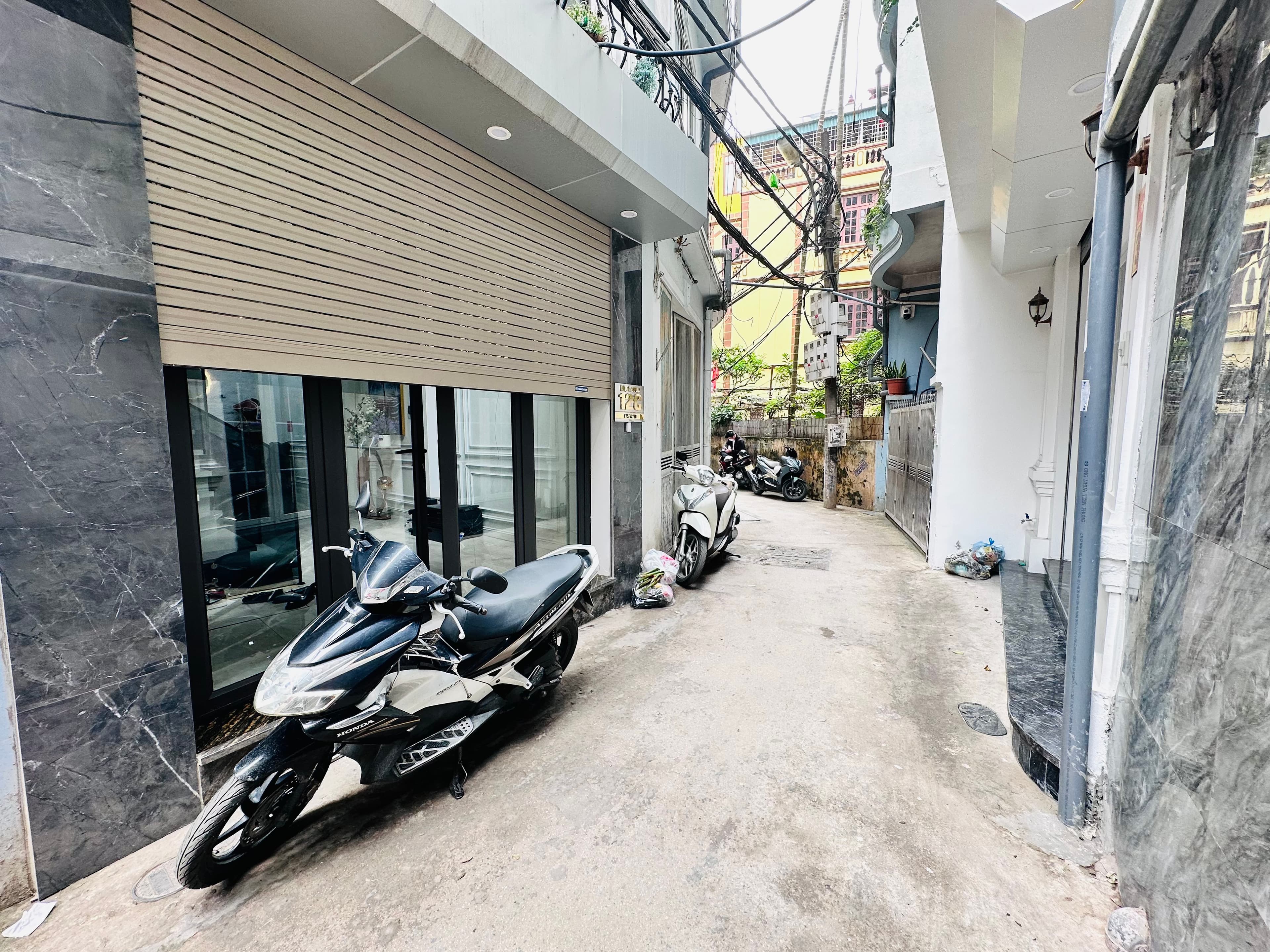 Nhà đất mặt phố, Cầu Giấy, Hà Nội - 42m² giá 15.3 tỷ