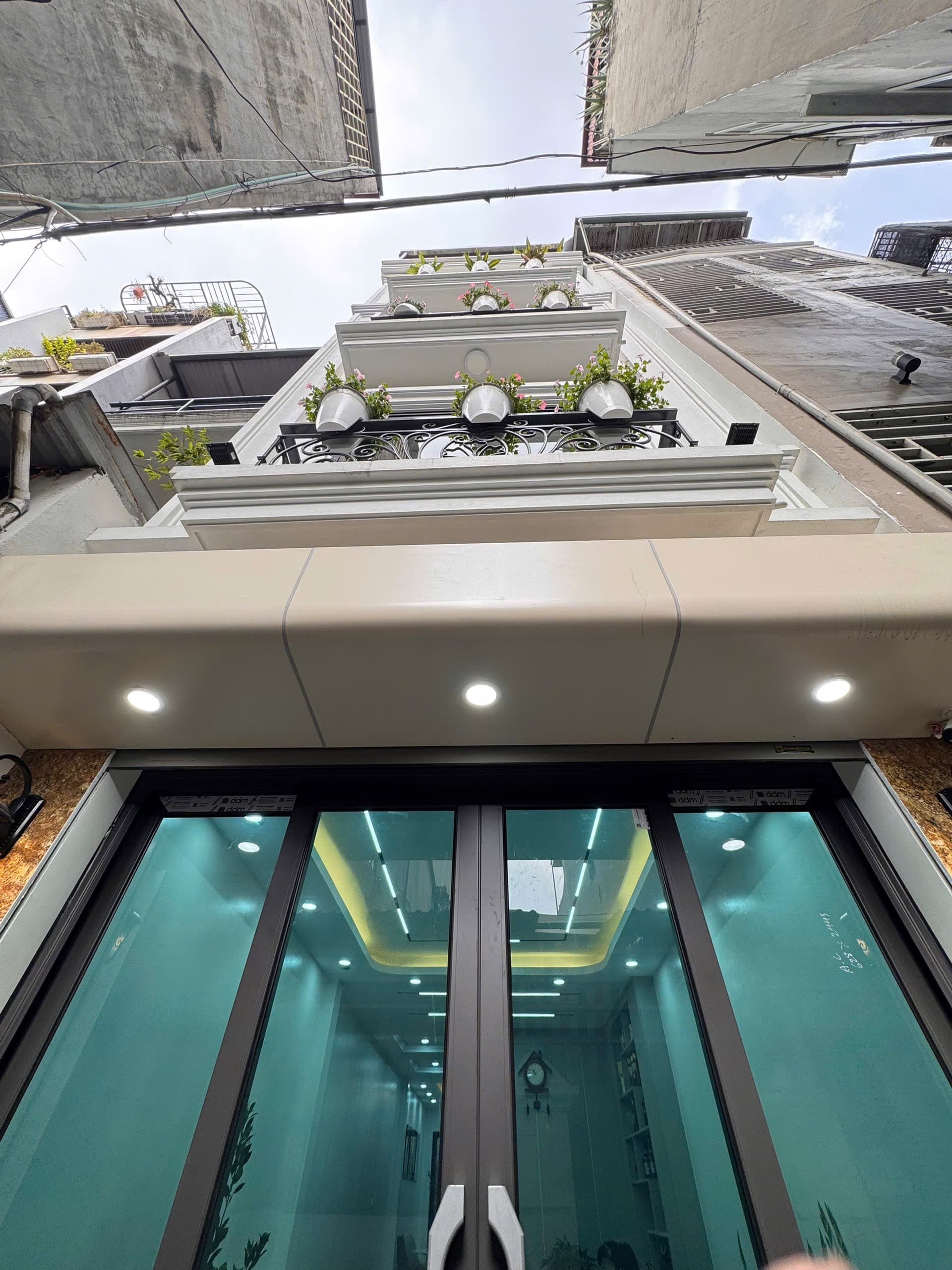 Nhà đất mặt phố, Long Biên, Hà Nội - 60m² giá 13.8 tỷ