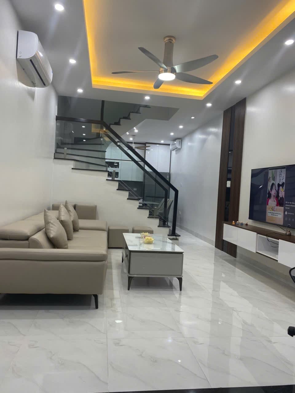 Nhà đất mặt phố, Long Biên, Hà Nội - 50m² giá 10.55 tỷ