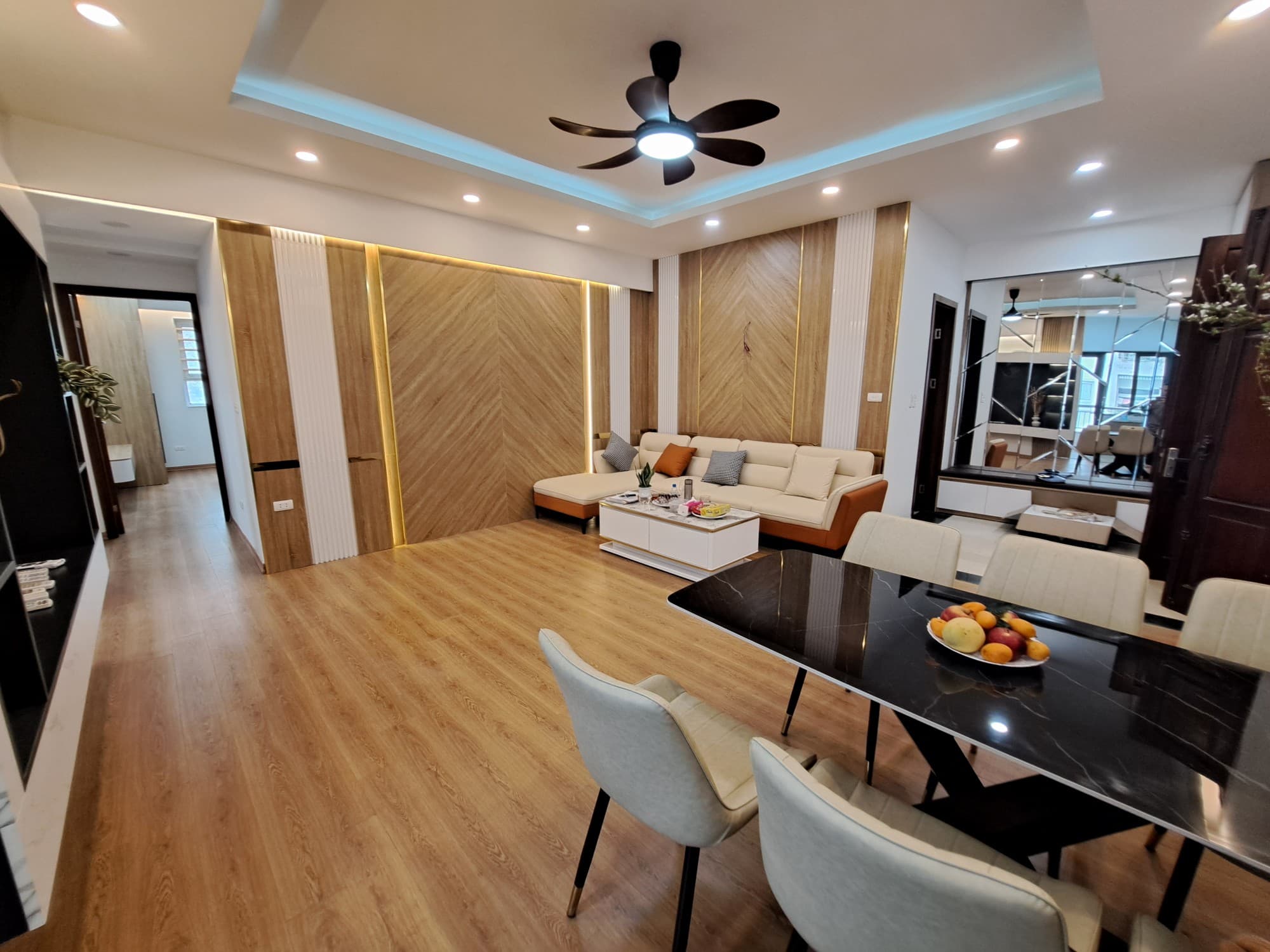 Căn hộ mặt phố, Hai Bà Trưng, Hà Nội - 105m² giá 8.3 tỷ
