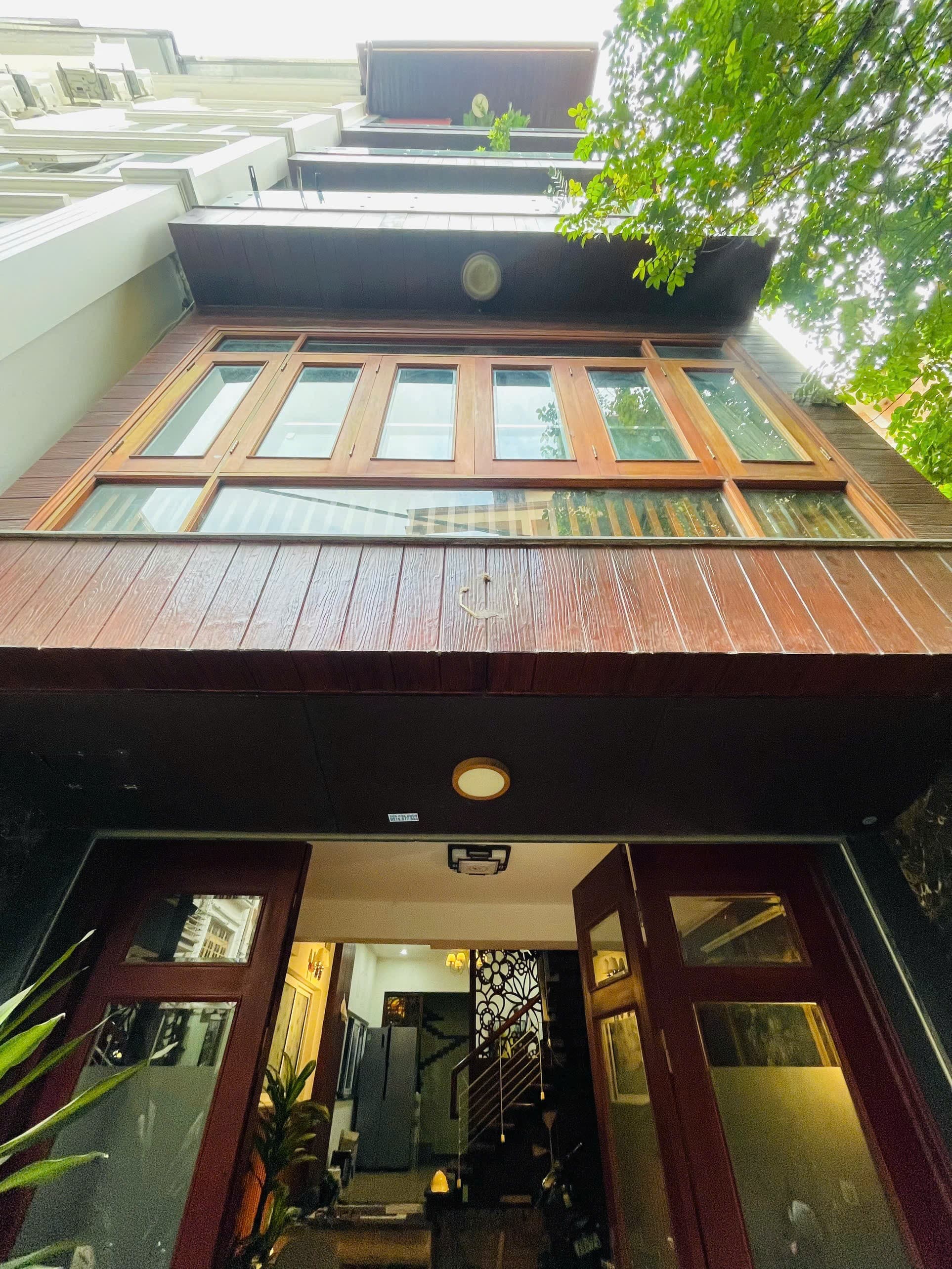 Nhà đất mặt phố, Cầu Giấy, Hà Nội - 50m² giá 18.6 tỷ