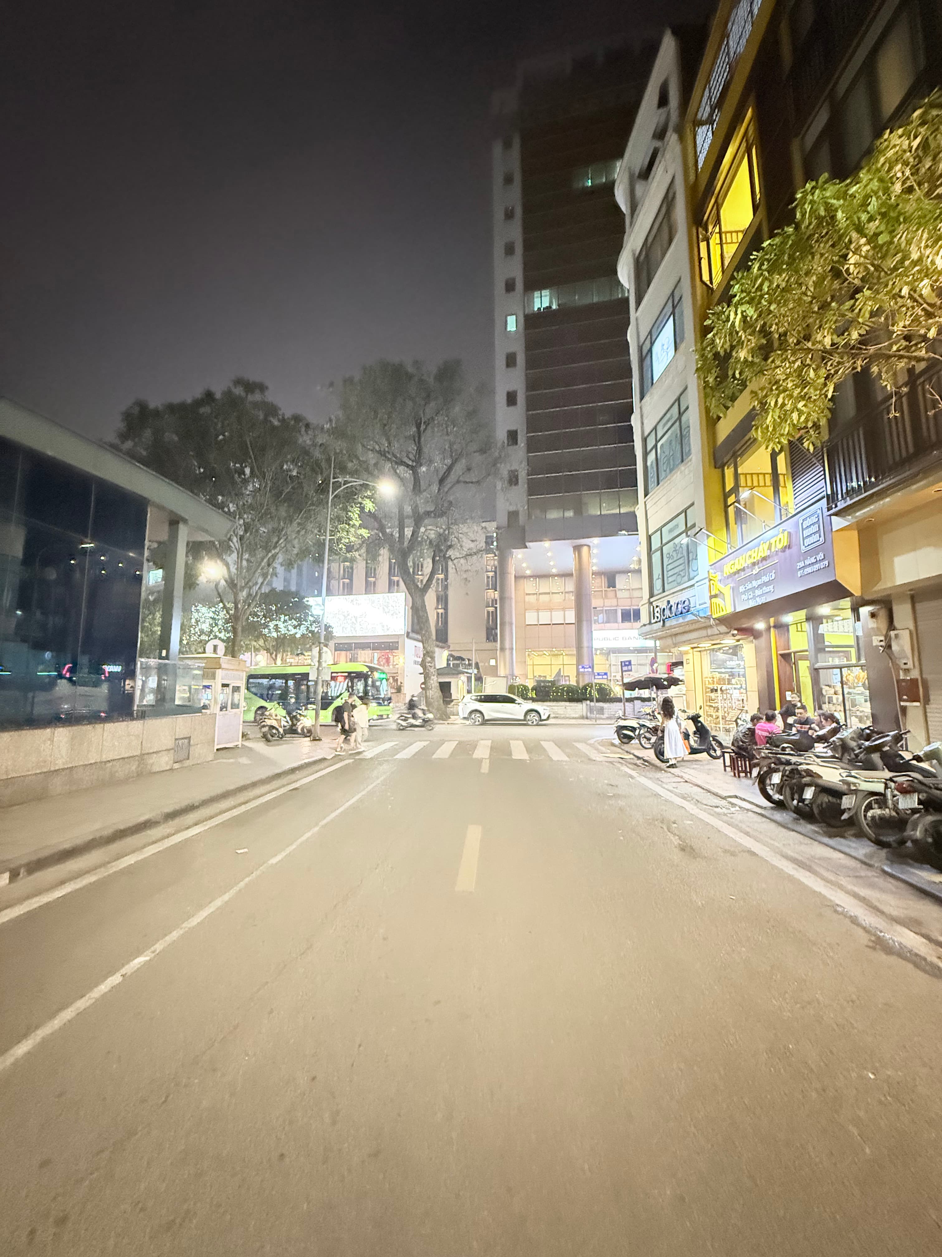 Nhà đất mặt phố, Hoàn Kiếm, Hà Nội - 98m² giá 150 tỷ