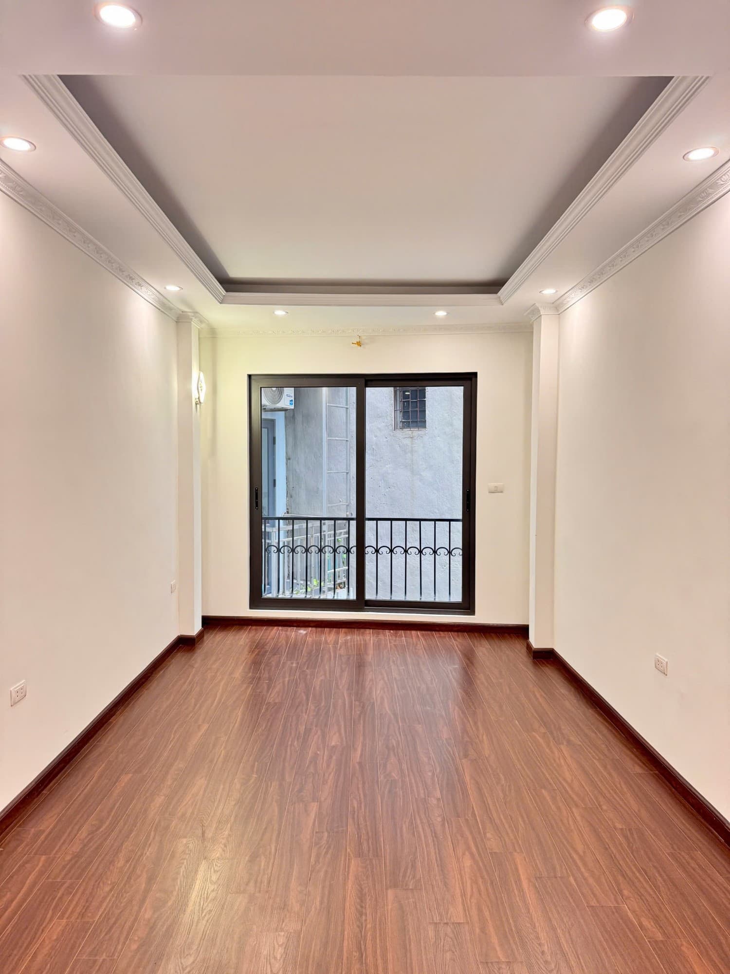 Nhà đất mặt phố, Hoàng Mai, Hà Nội - 32m² giá 8.8 tỷ