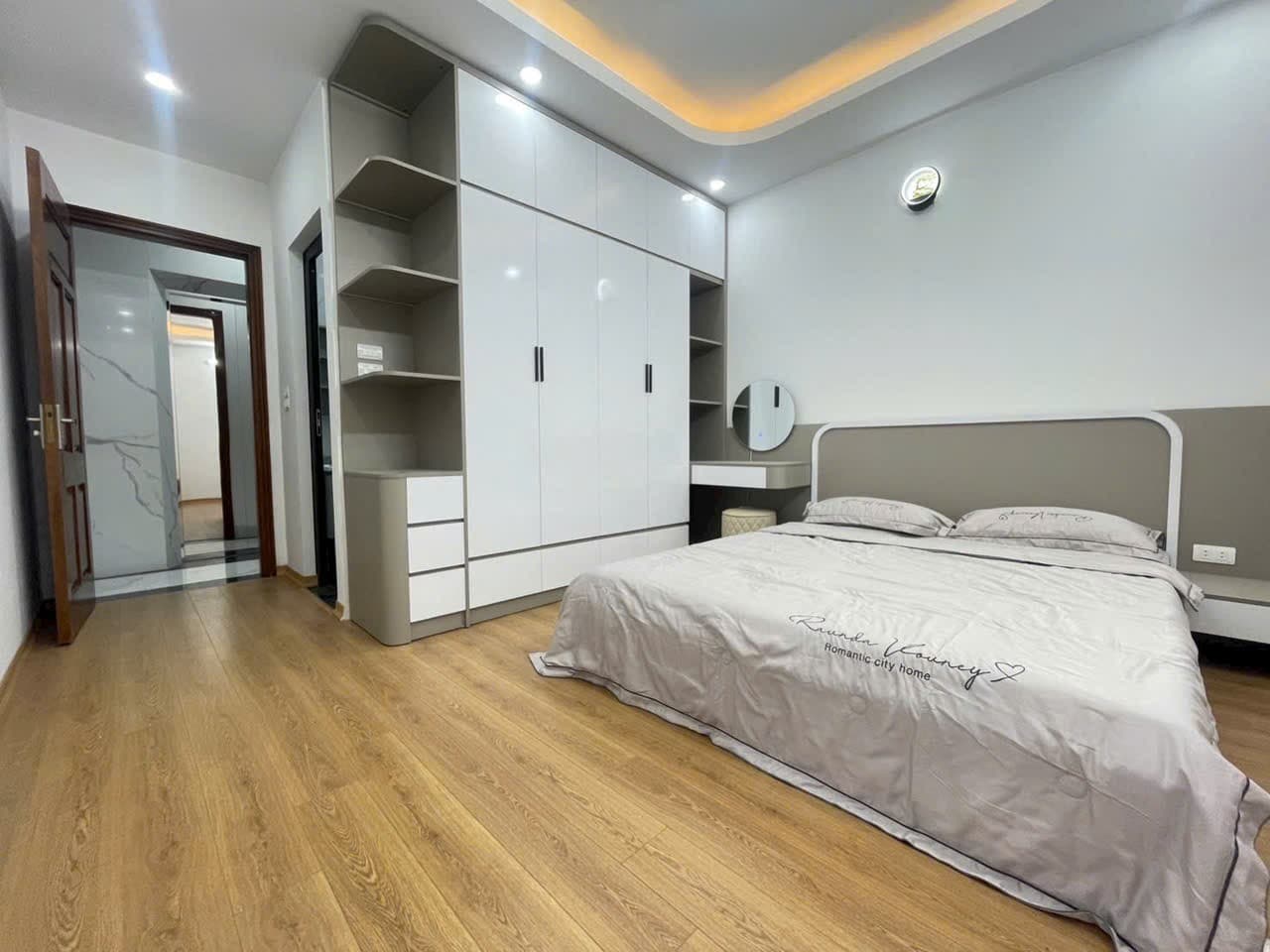 Nhà đất mặt phố, Đống Đa, Hà Nội - 38.5m² giá 11.3 tỷ