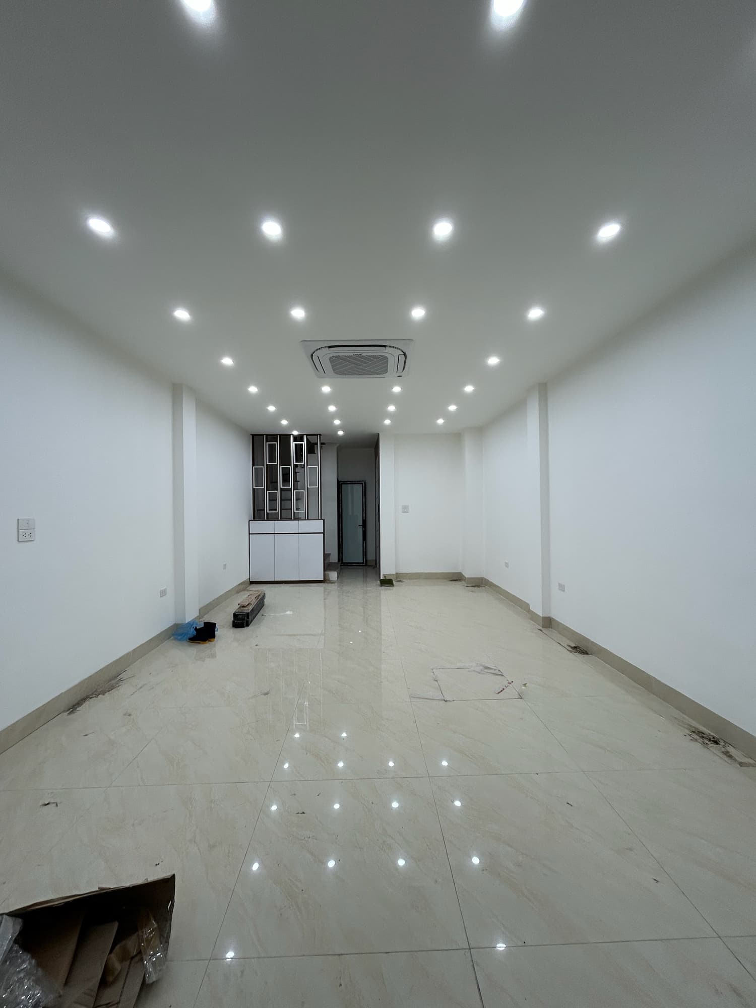 Nhà đất mặt phố, Cầu Giấy, Hà Nội - 47m² giá 13.7 tỷ