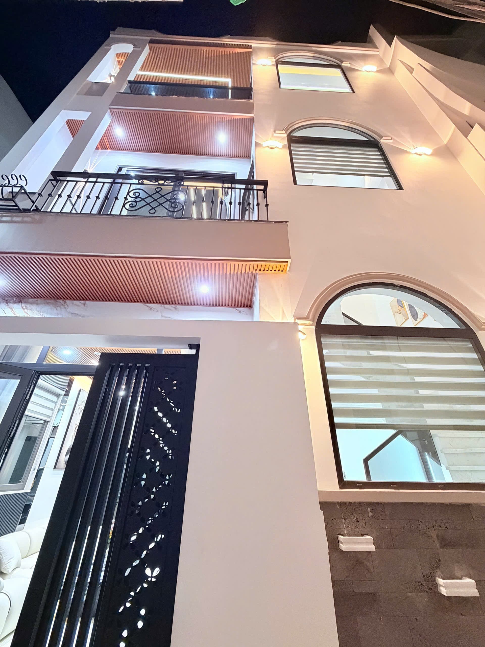 Nhà đất mặt phố, Hải Châu, Đà Nẵng - 64m² giá 6.83 tỷ