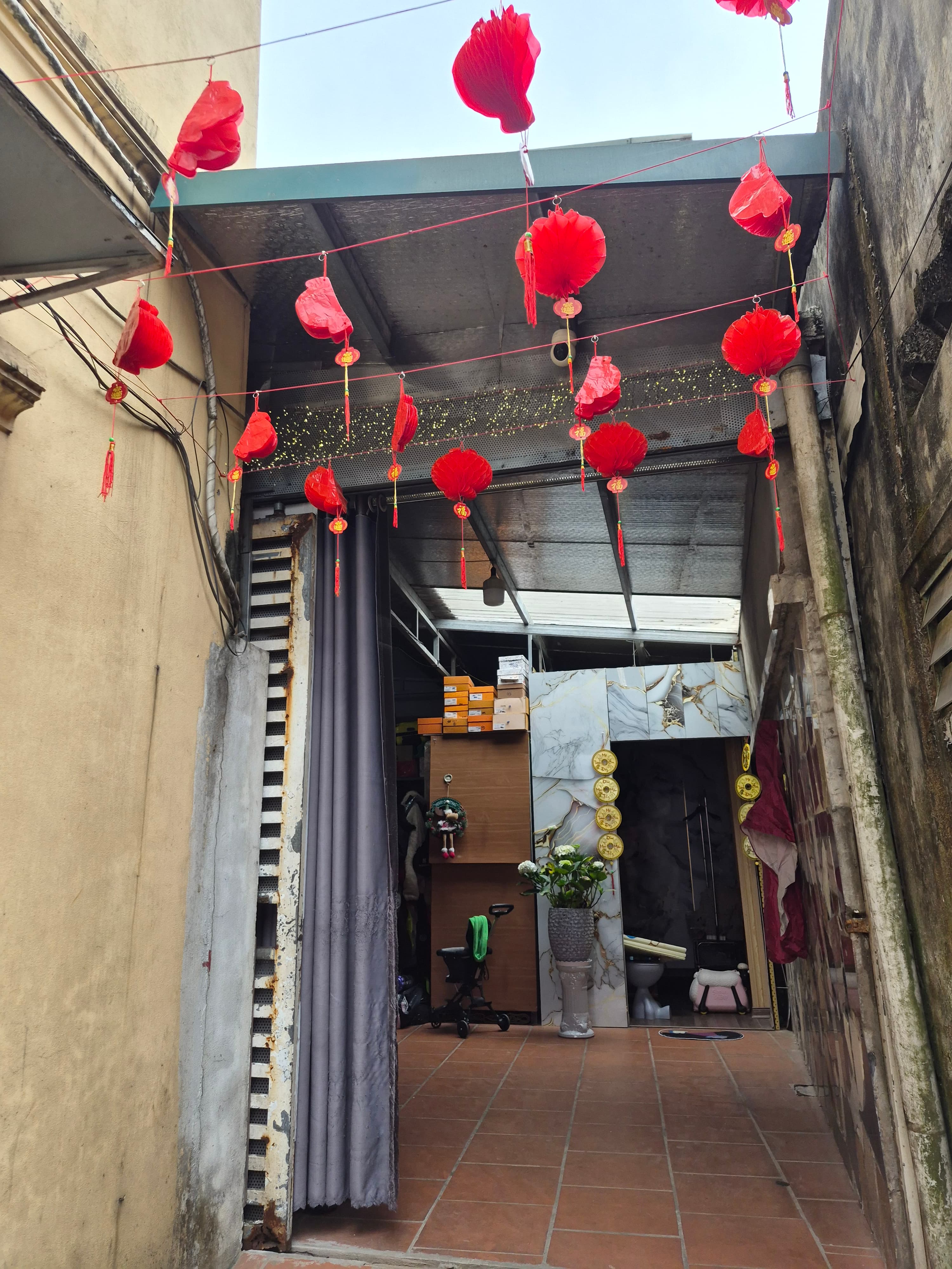 Nhà đất mặt phố, Long Biên, Hà Nội - 85m² giá 11 tỷ