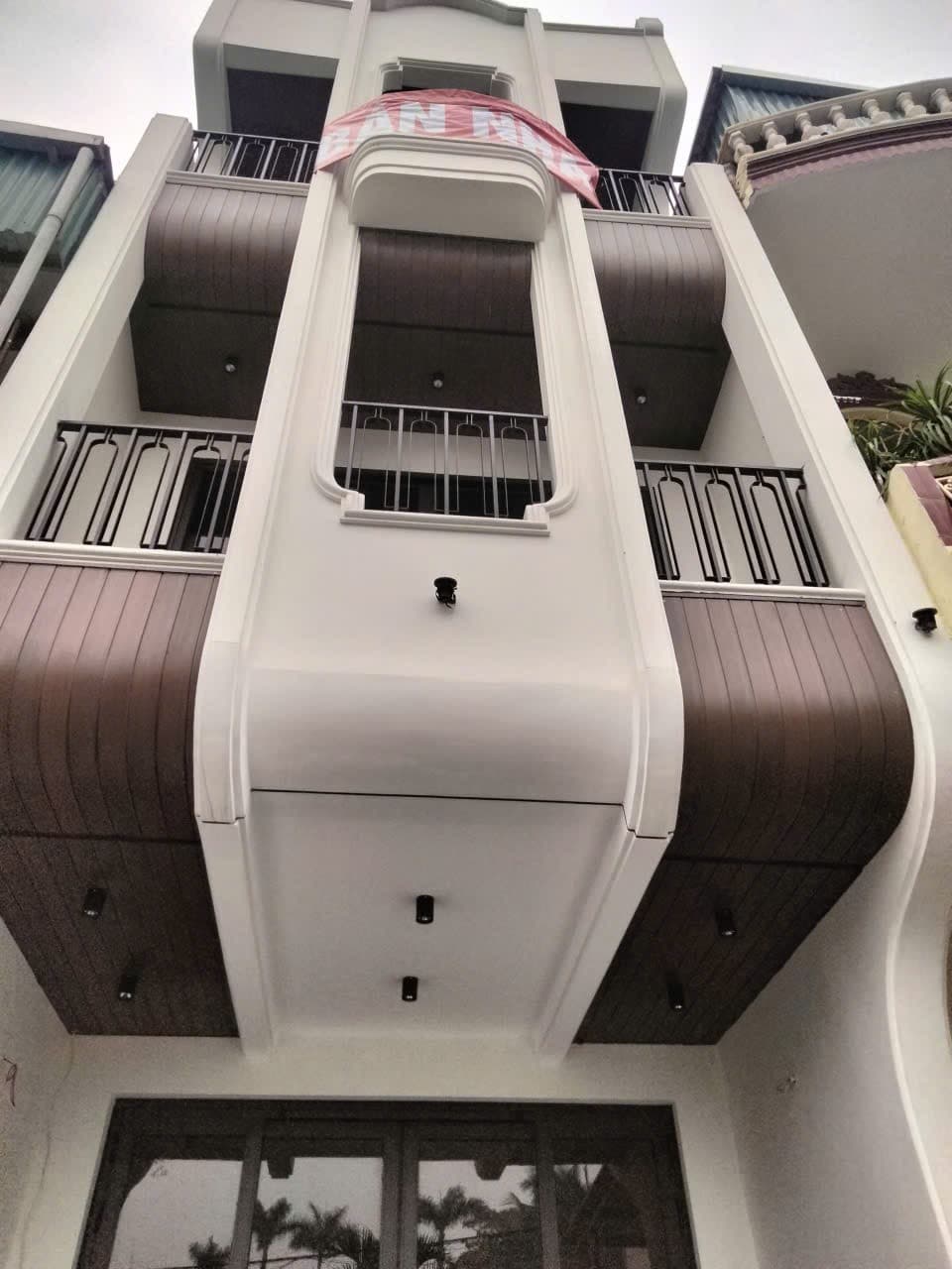 Nhà đất mặt phố, Long Biên, Hà Nội - 72m² giá 16.8 tỷ