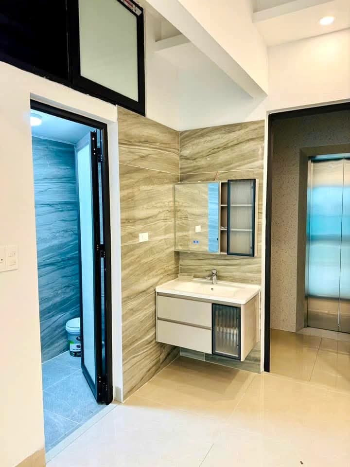 Nhà đất mặt phố, Long Biên, Hà Nội - 42m² giá 25 tỷ