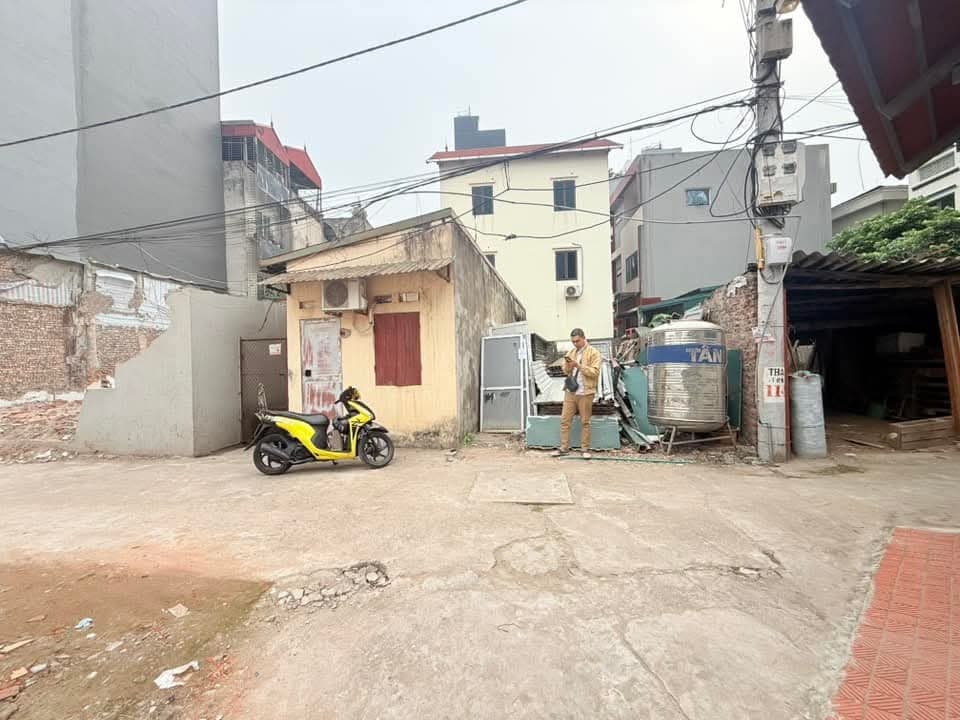 Nhà đất mặt phố, Long Biên, Hà Nội - 50m² giá 11.2 tỷ