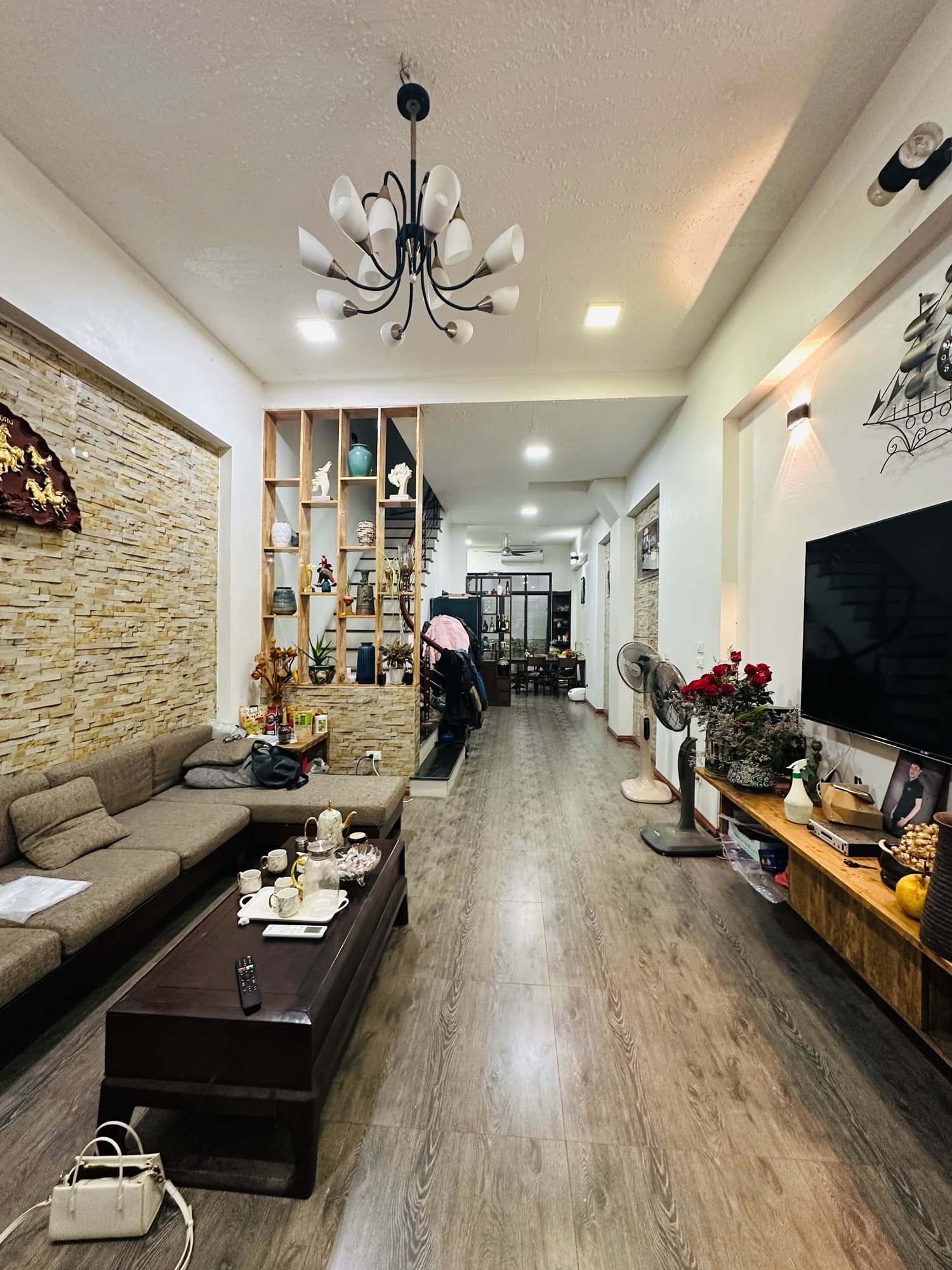 Nhà đất mặt phố, Long Biên, Hà Nội - 76m² giá 14.6 tỷ