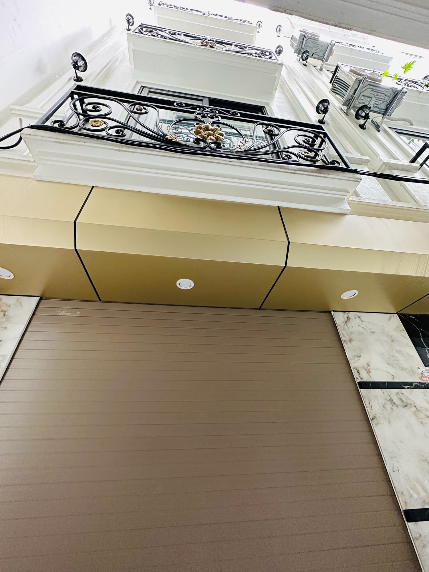 Nhà đất mặt phố, Long Biên, Hà Nội - 30m² giá 7.35 tỷ