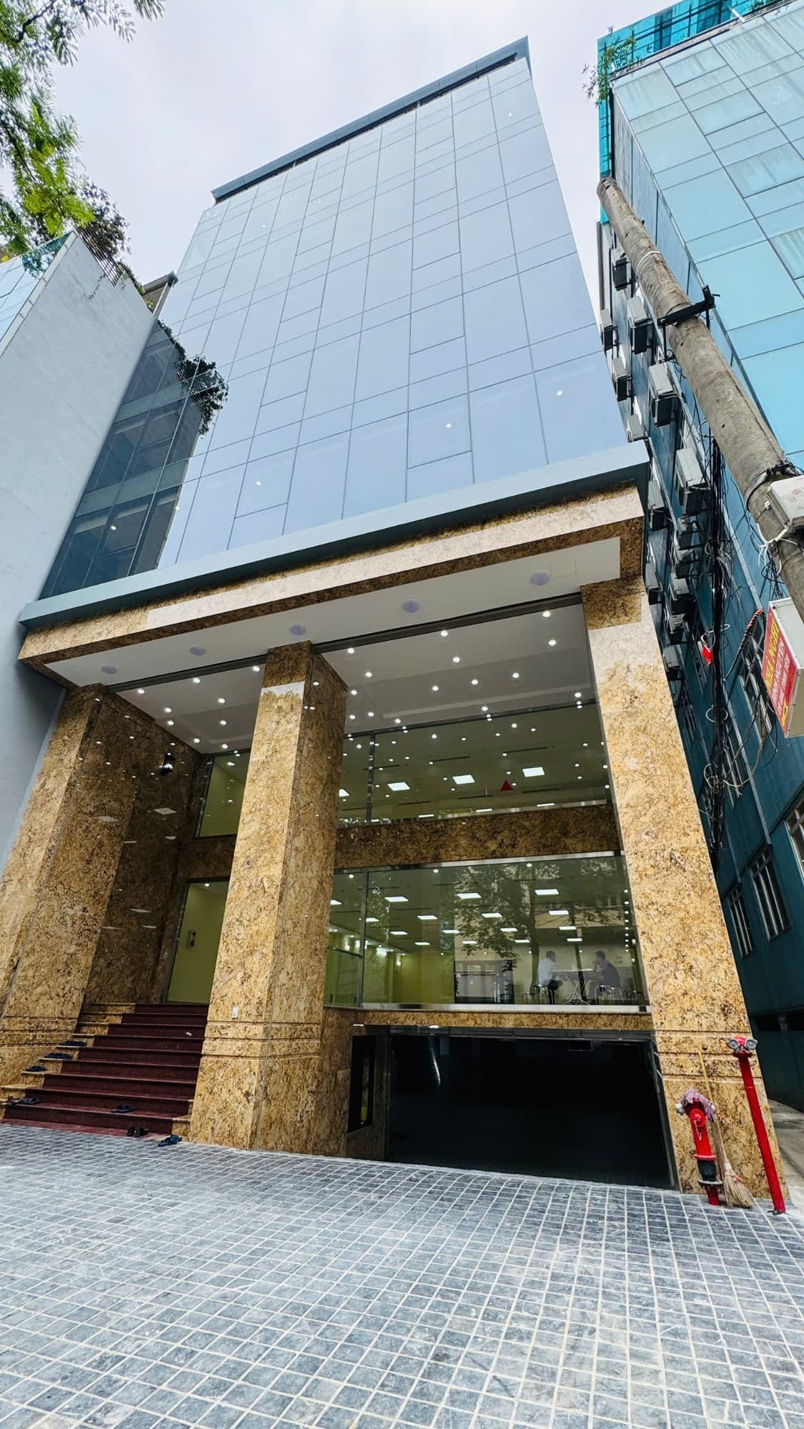 Nhà đất mặt phố, Cầu Giấy, Hà Nội - 360m² giá 340 tỷ