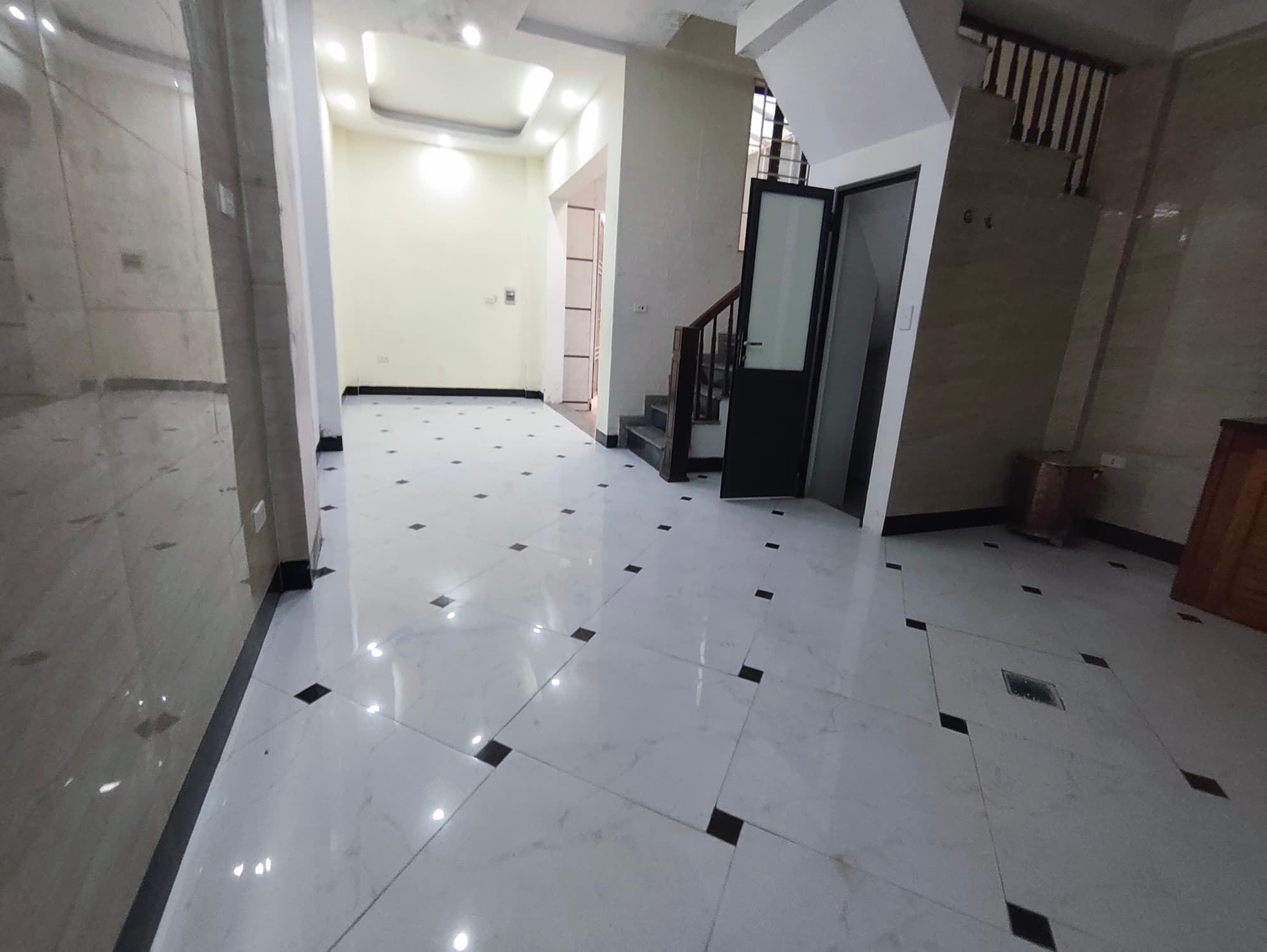 Nhà đất mặt phố, Hoàng Mai, Hà Nội - 55m² giá 8.7 tỷ