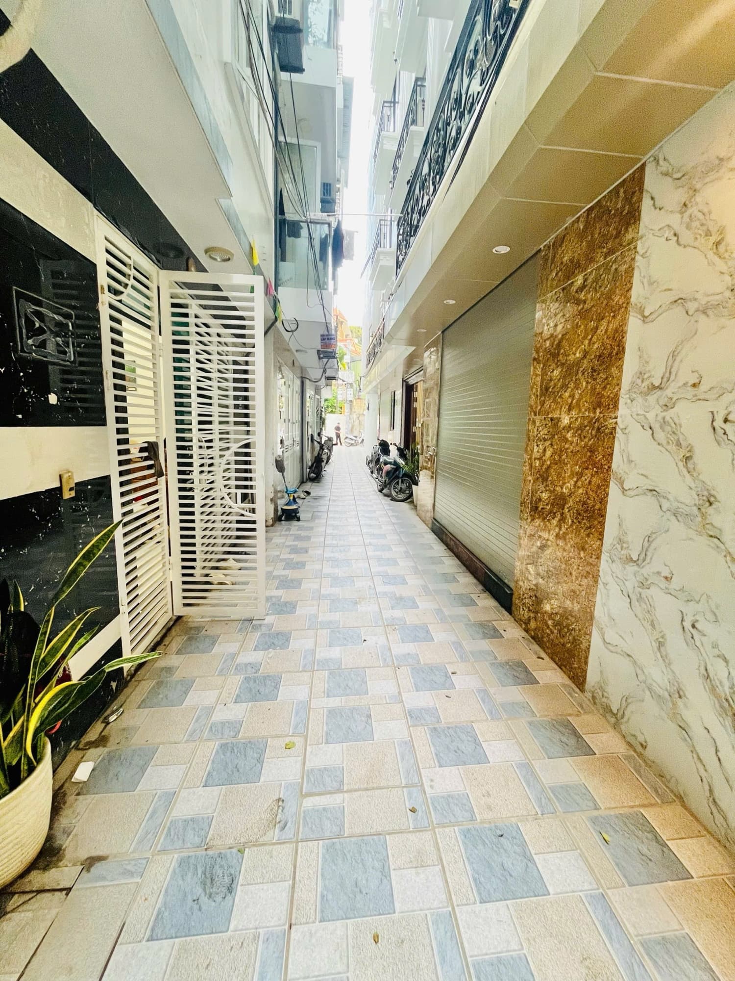 Nhà đất mặt phố, Hoàng Mai, Hà Nội - 30m² giá 7.68 tỷ