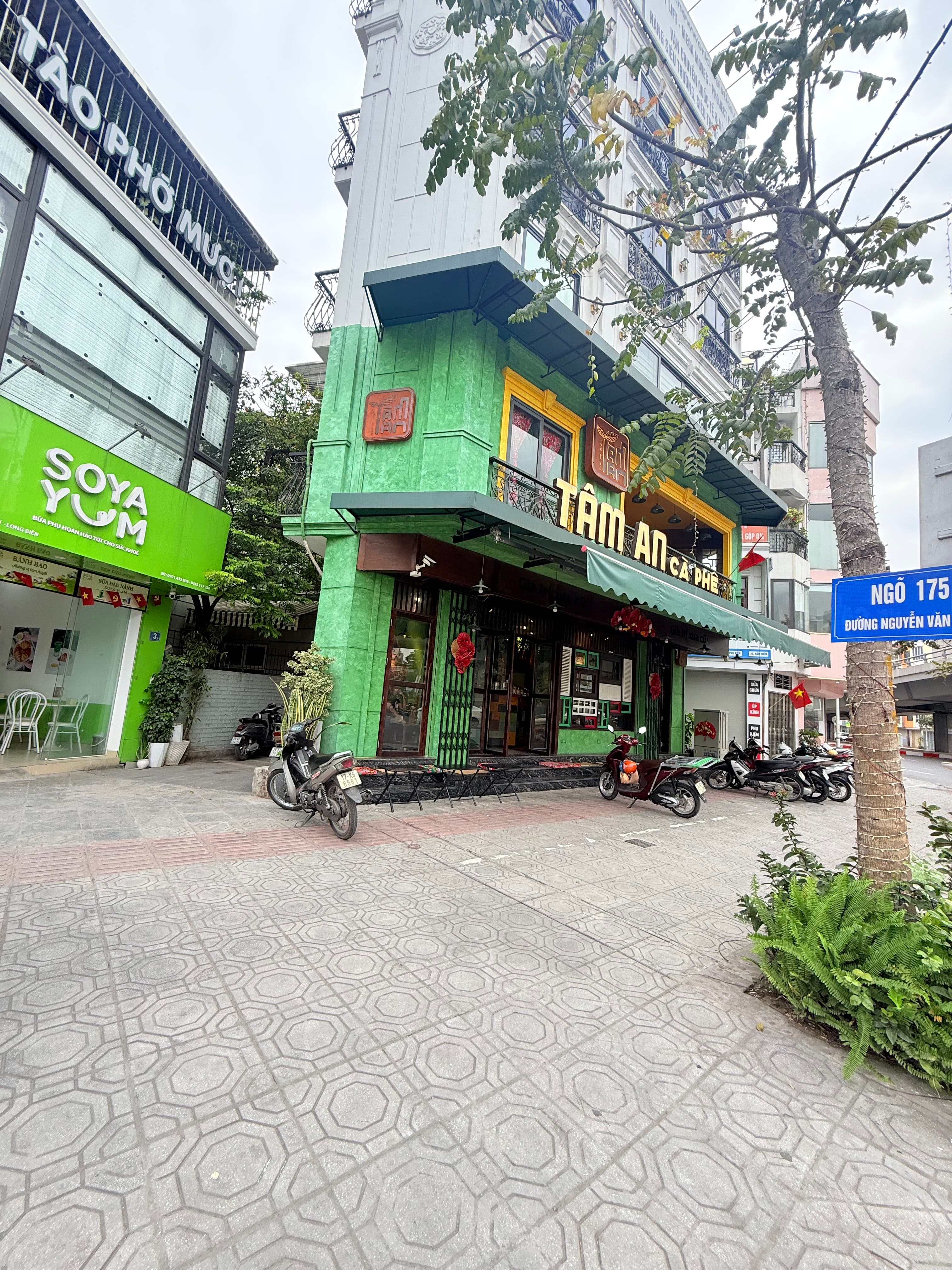 Nhà đất mặt phố, Long Biên, Hà Nội - 53m² giá 19 tỷ