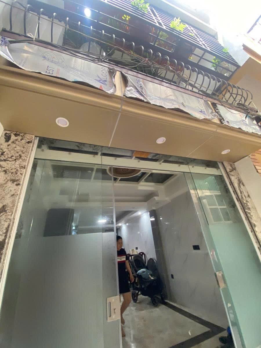 Nhà đất mặt phố, Thanh Trì, Hà Nội - 34m² giá 9.8 tỷ