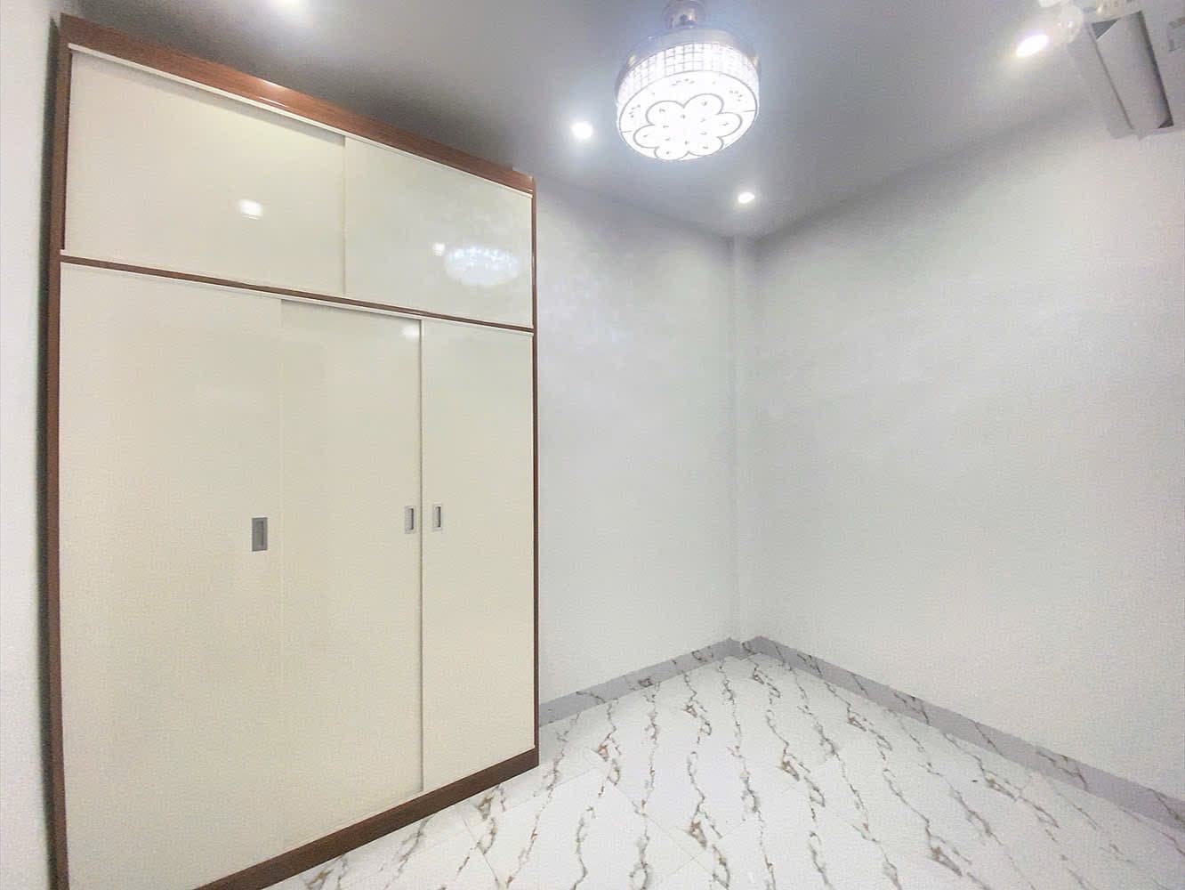 Nhà đất mặt phố, Thanh Trì, Hà Nội - 32m² giá 7.5 tỷ
