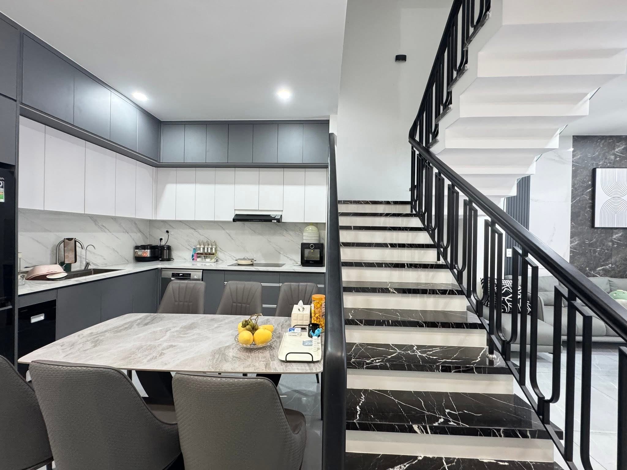 Nhà đất mặt phố, Hải Châu, Đà Nẵng - 95m² giá 8.5 tỷ