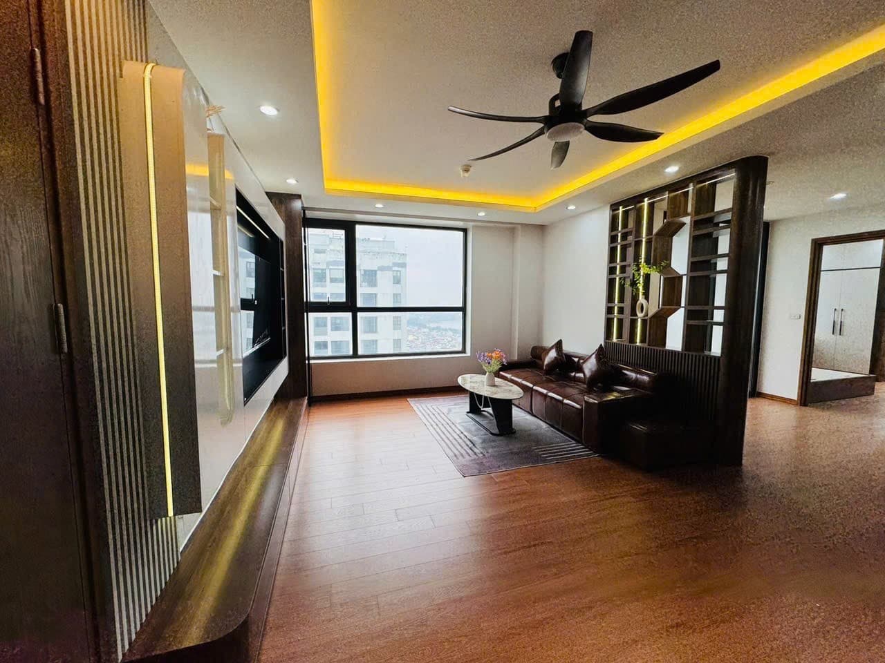 Căn hộ mặt phố, Hoàng Mai, Hà Nội - 107.3m² giá 8 tỷ