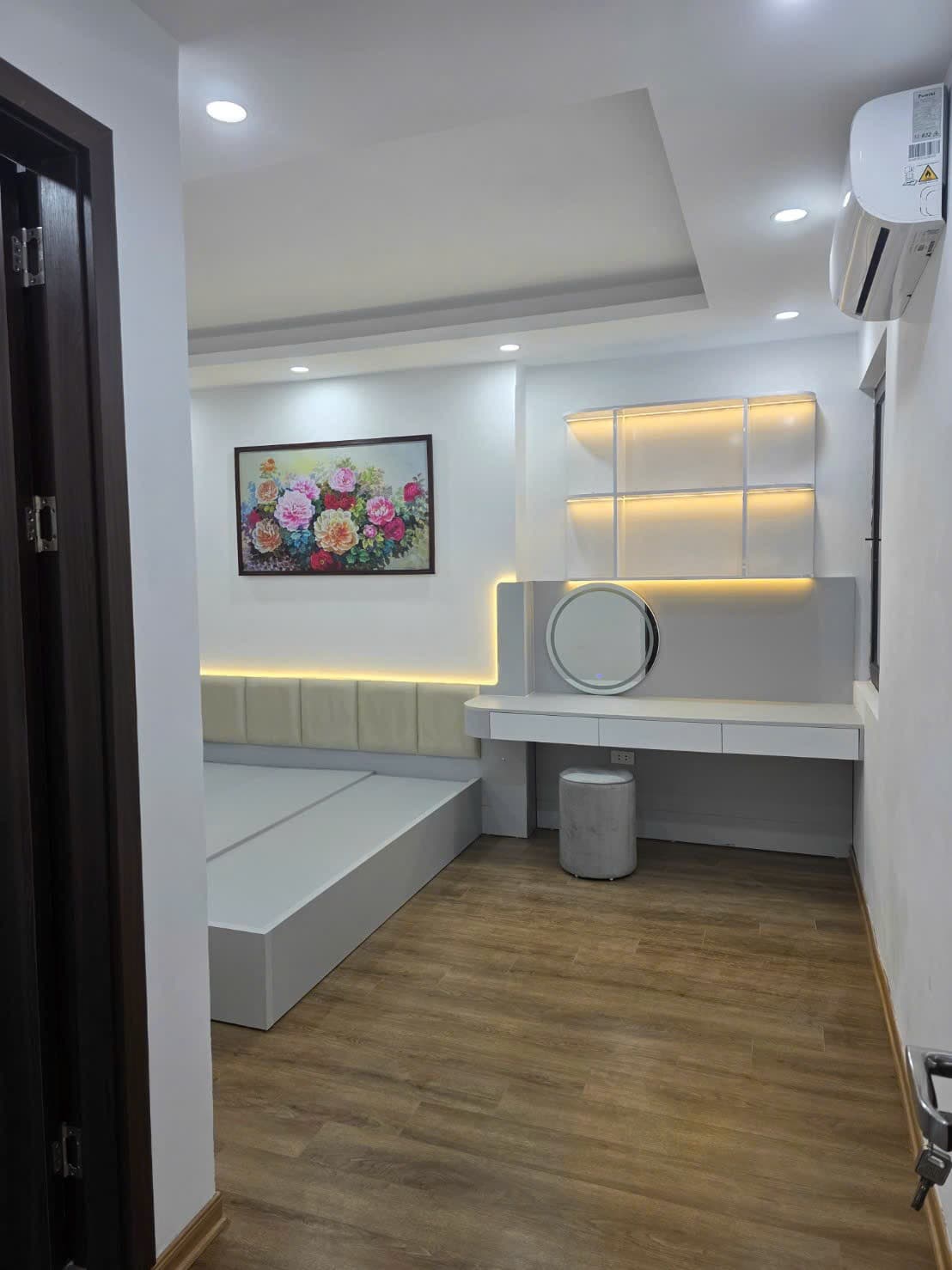 Căn hộ mặt phố, Hoàng Mai, Hà Nội - 79m² giá 5.95 tỷ