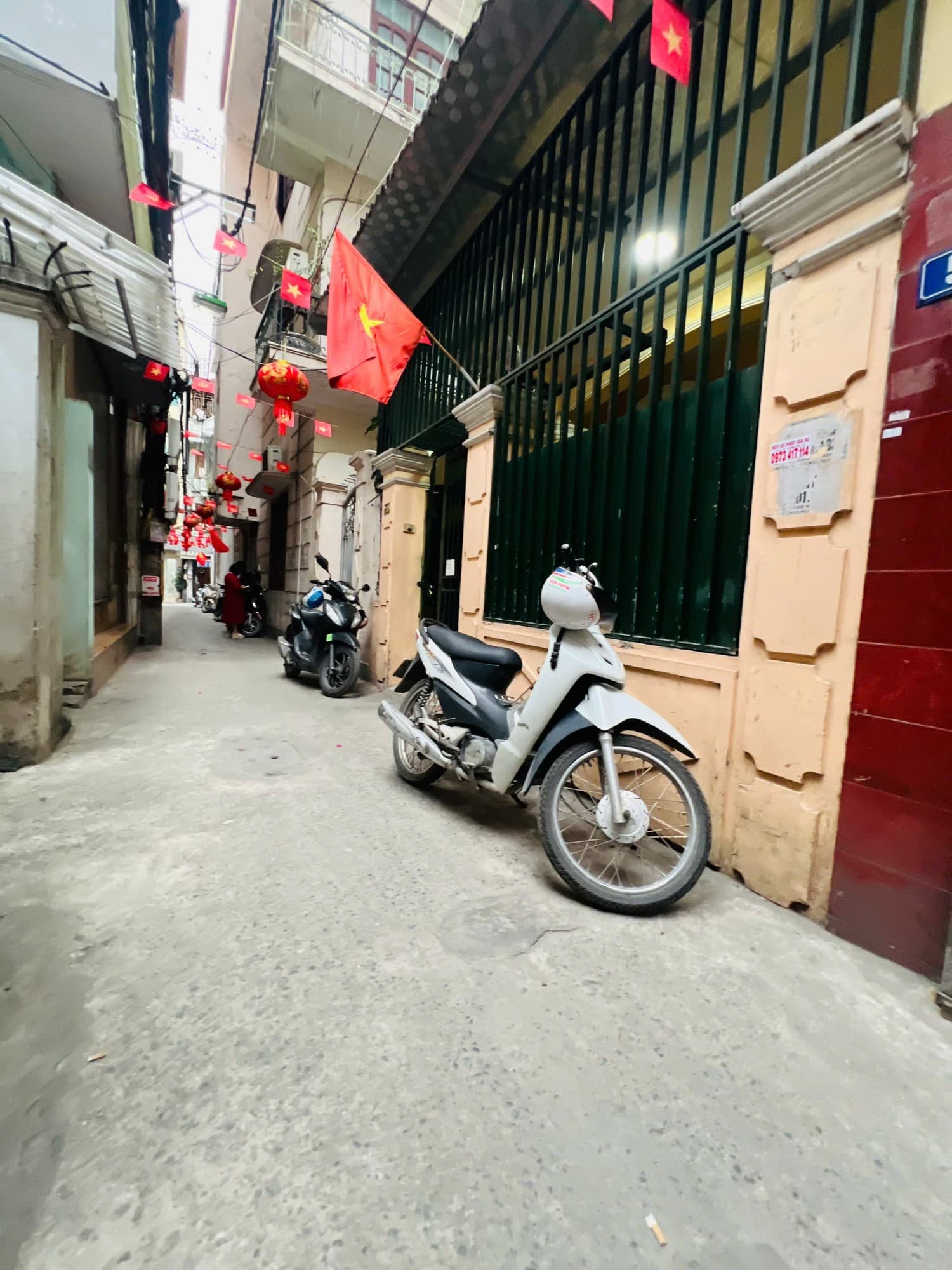 Nhà đất mặt phố, Cầu Giấy, Hà Nội - 73m² giá 24.5 tỷ