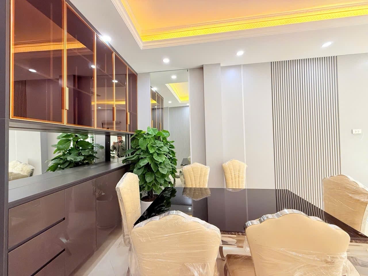 Nhà đất mặt phố, Hoàng Mai, Hà Nội - 42m² giá 14.6 tỷ