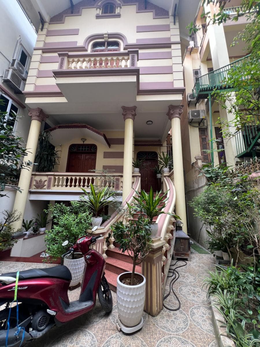 Nhà đất mặt phố, Cầu Giấy, Hà Nội - 225m² giá 56 tỷ