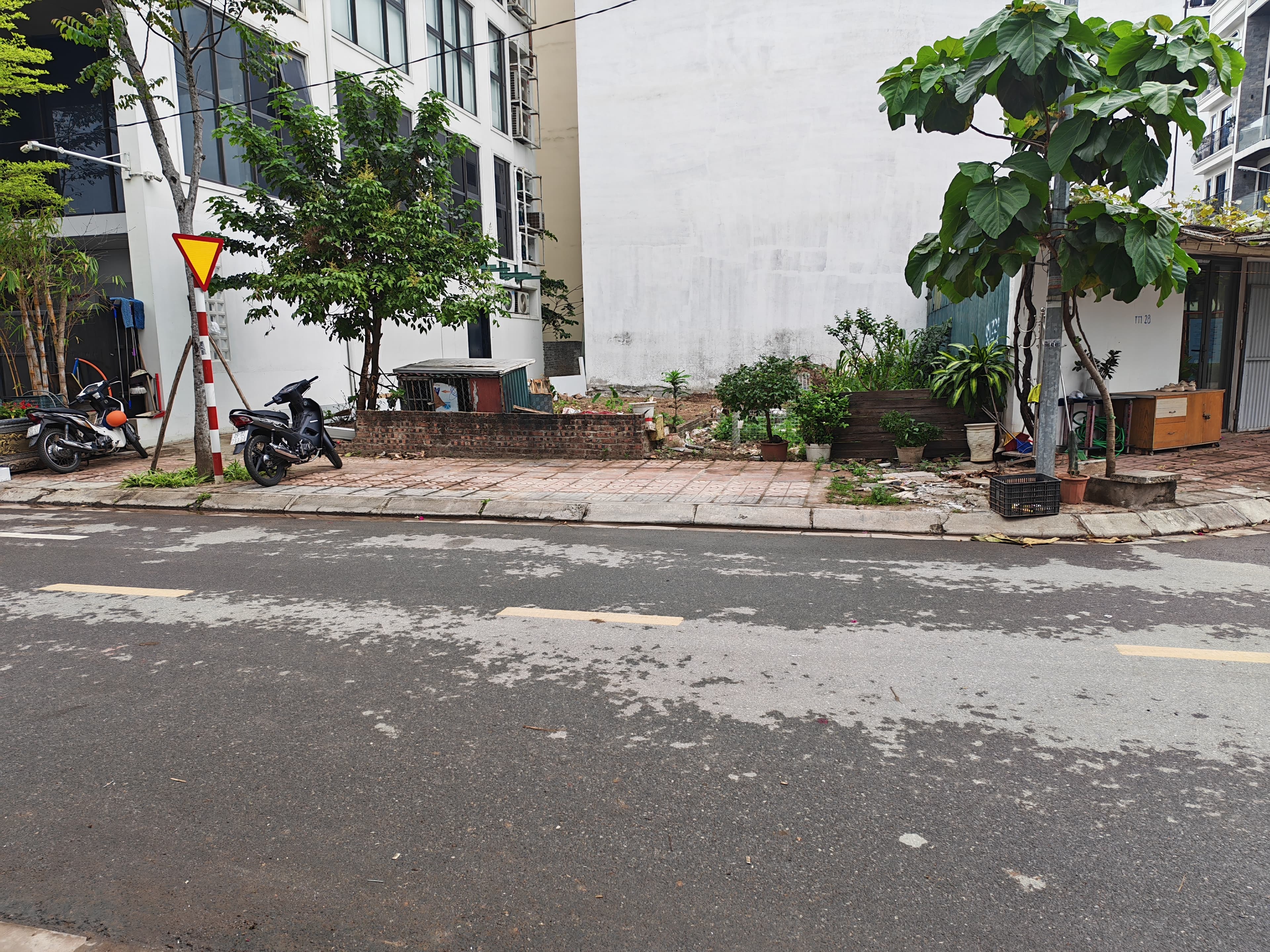 Nhà đất mặt phố, Long Biên, Hà Nội - 60m² giá 20.5 tỷ