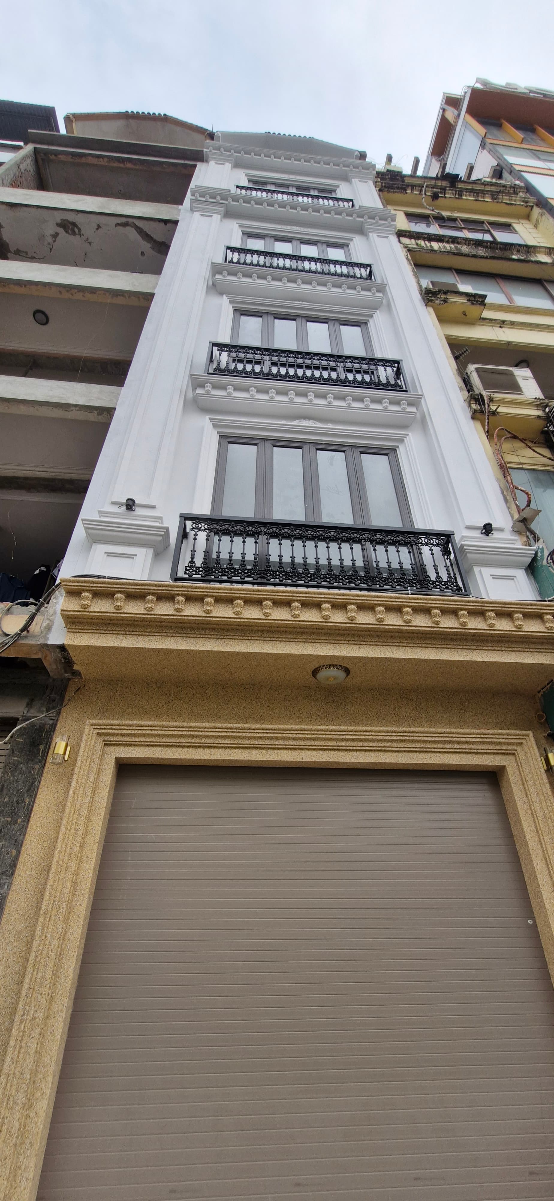 Nhà đất mặt phố, Hoàng Mai, Hà Nội - 57m² giá 33 tỷ
