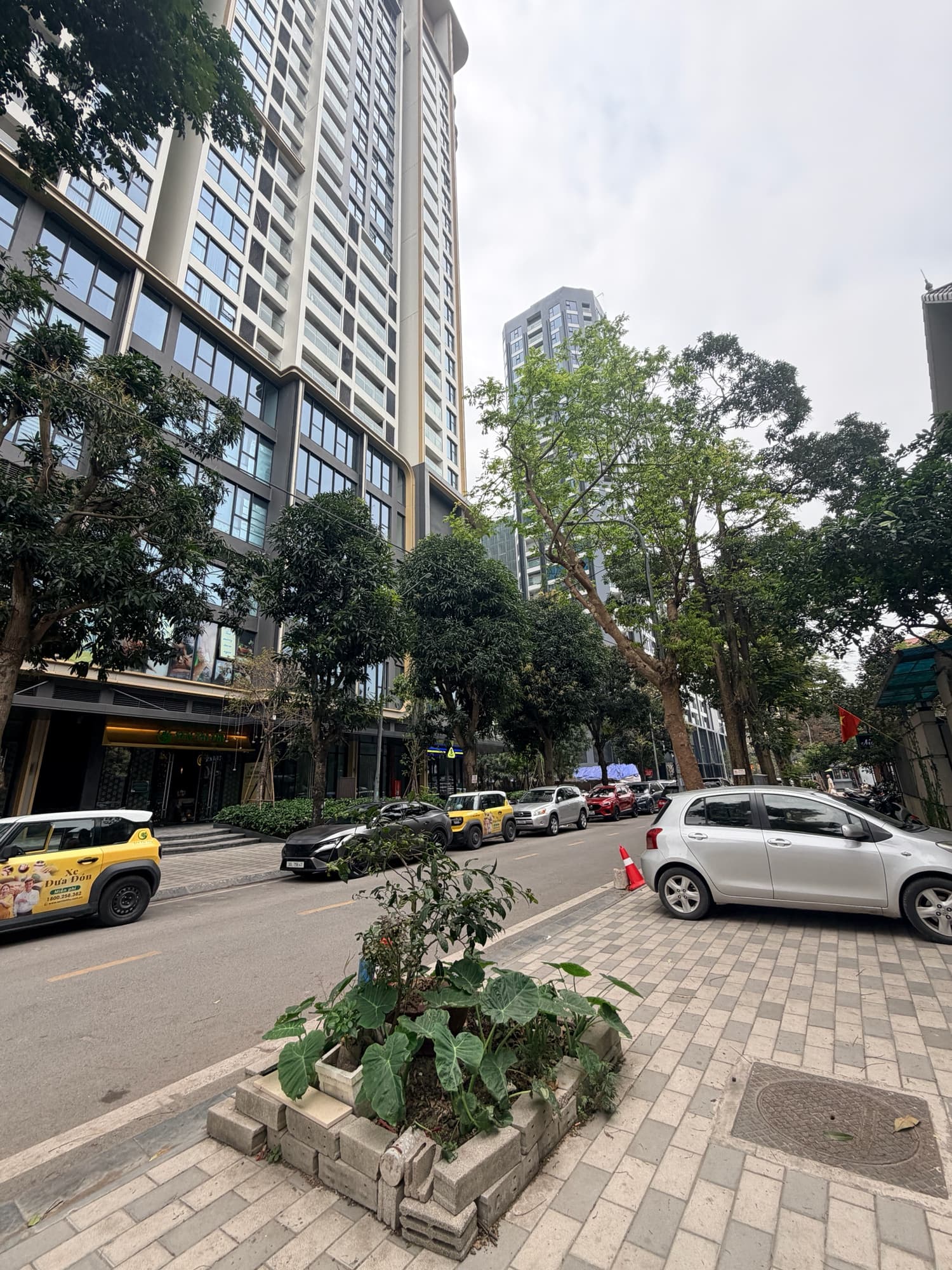 Nhà đất mặt phố, Tây Hồ, Hà Nội - 194m² giá 170 tỷ